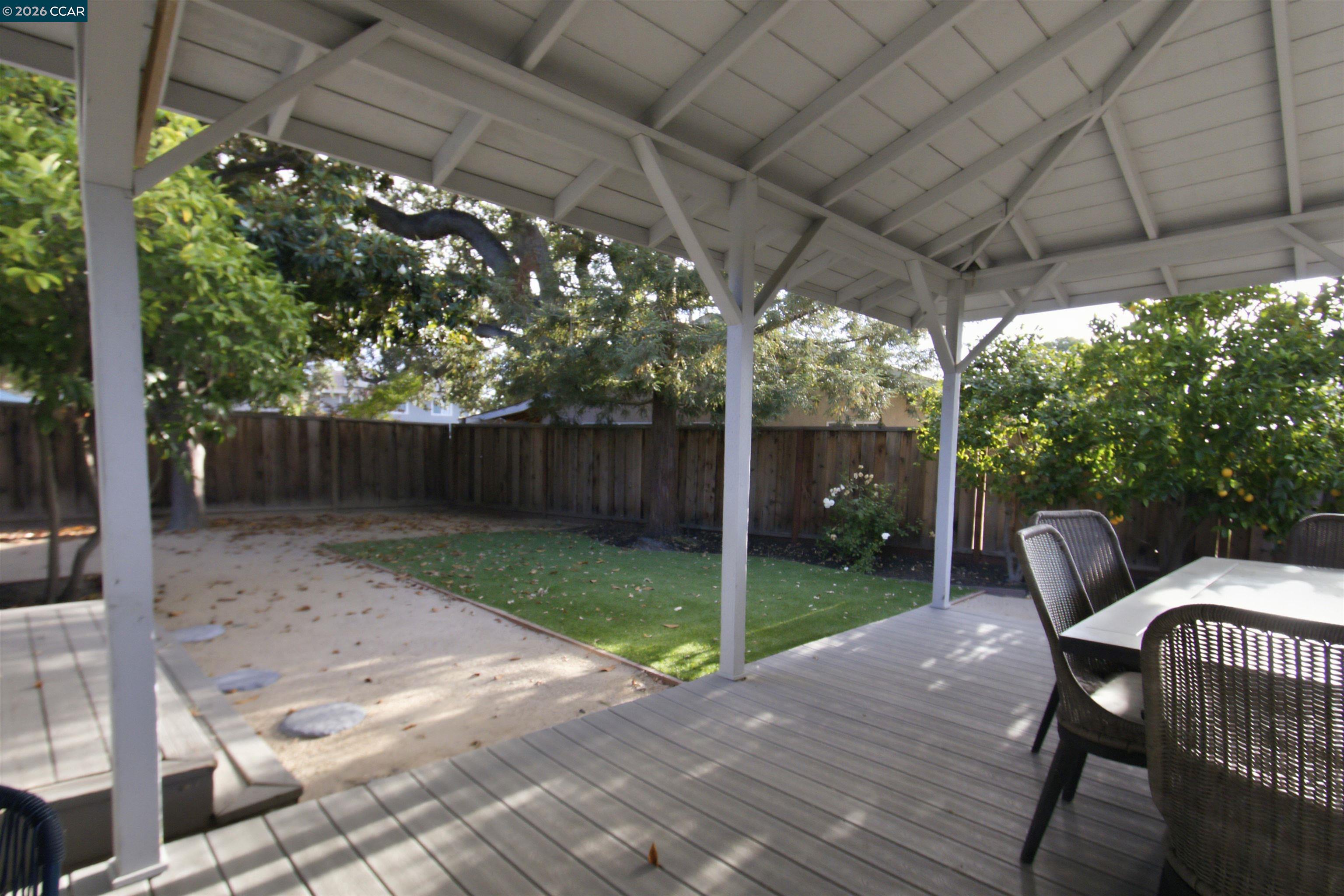 1412 Delaware Dr