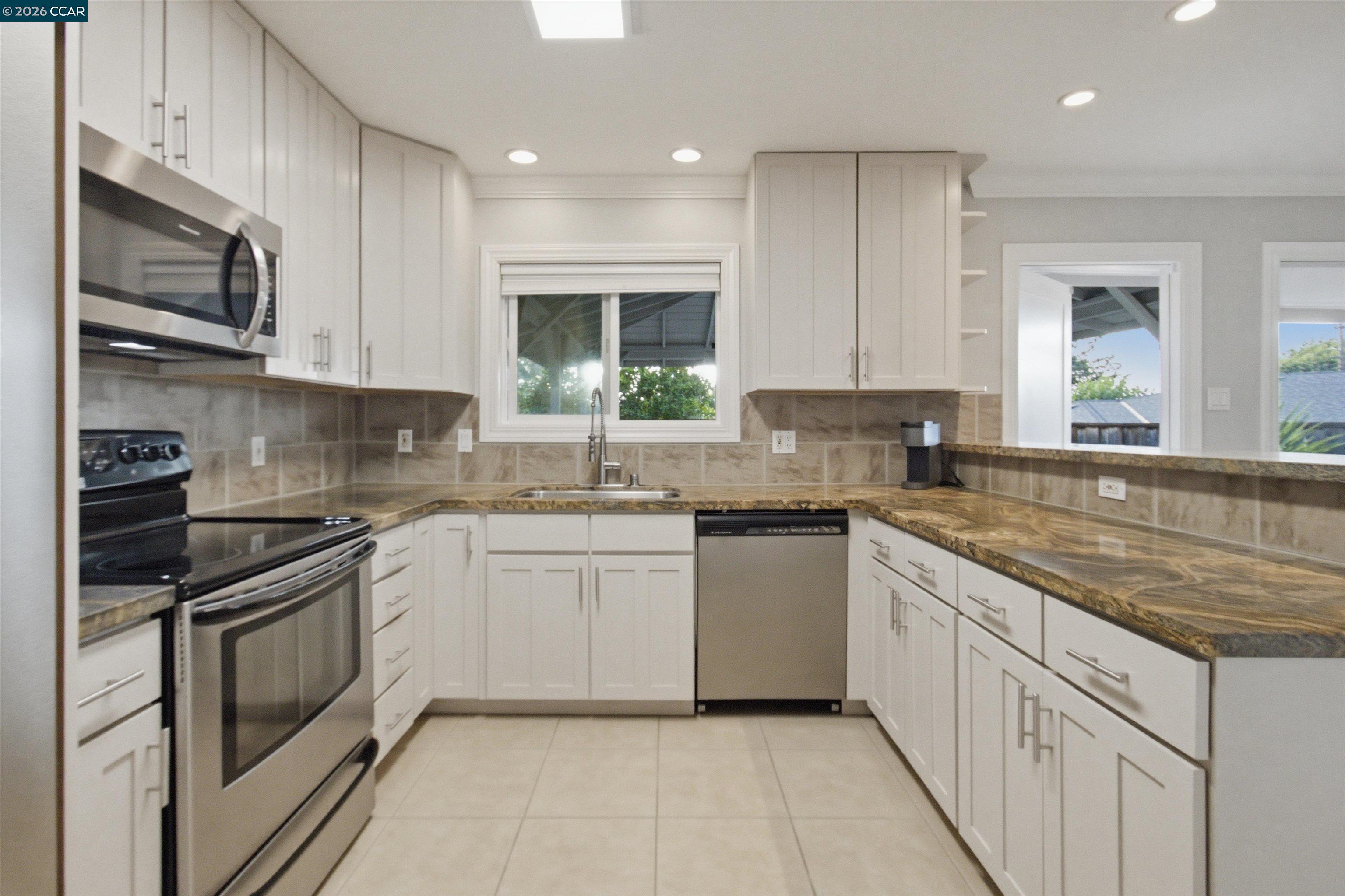 1412 Delaware Dr