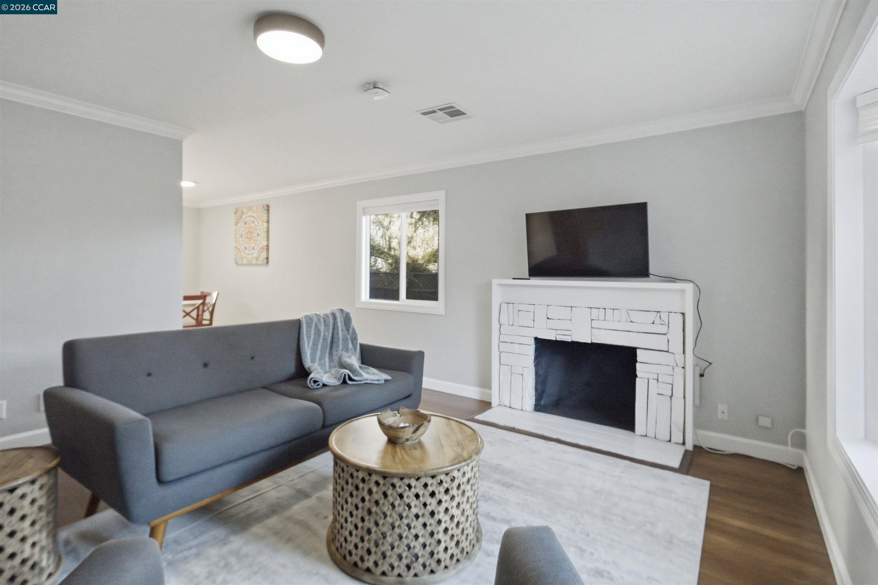 1412 Delaware Dr