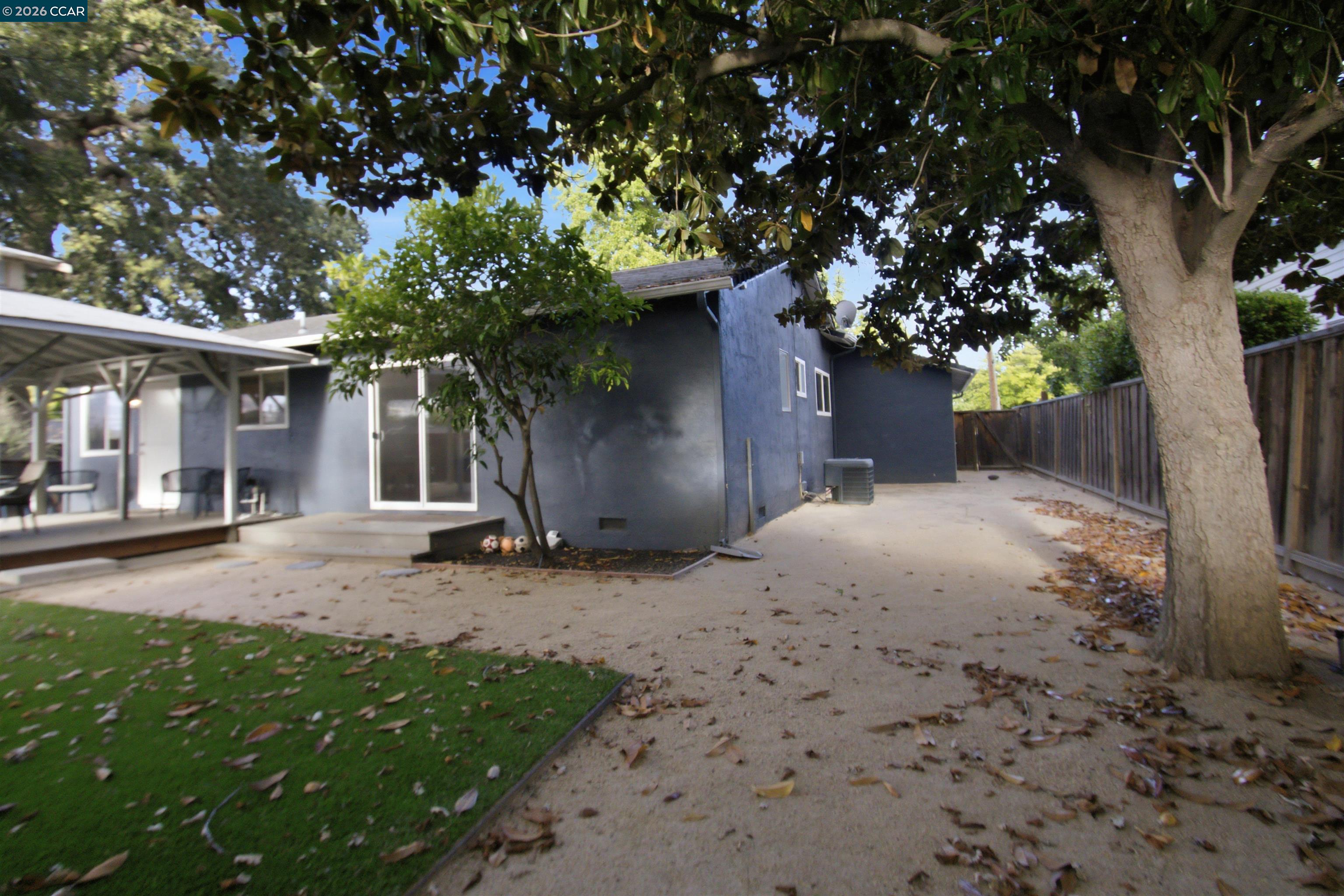 1412 Delaware Dr