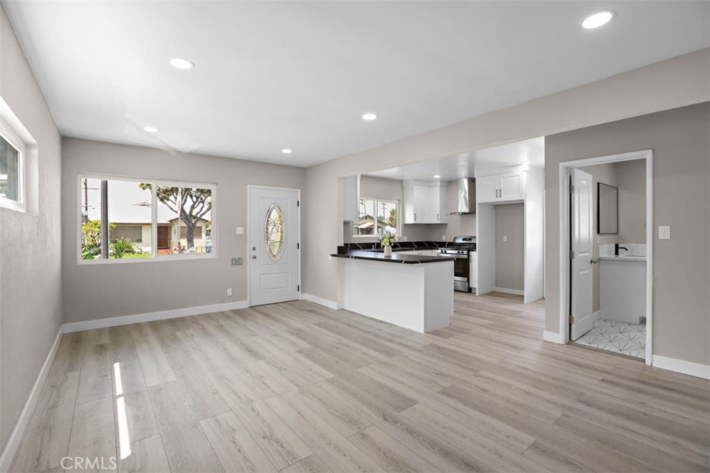 5021 Harbor Street, Commerce