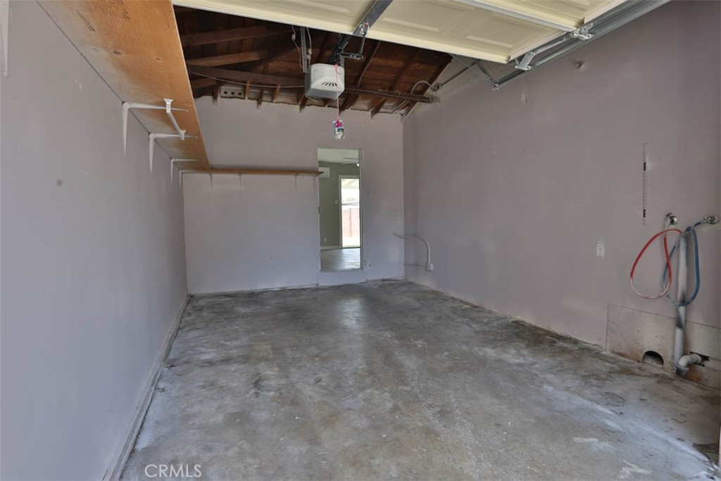 5021 Harbor Street, Commerce