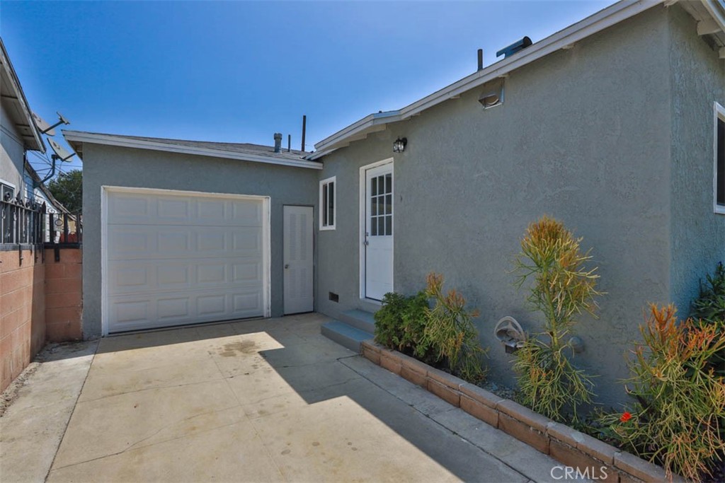 5021 Harbor Street, Commerce