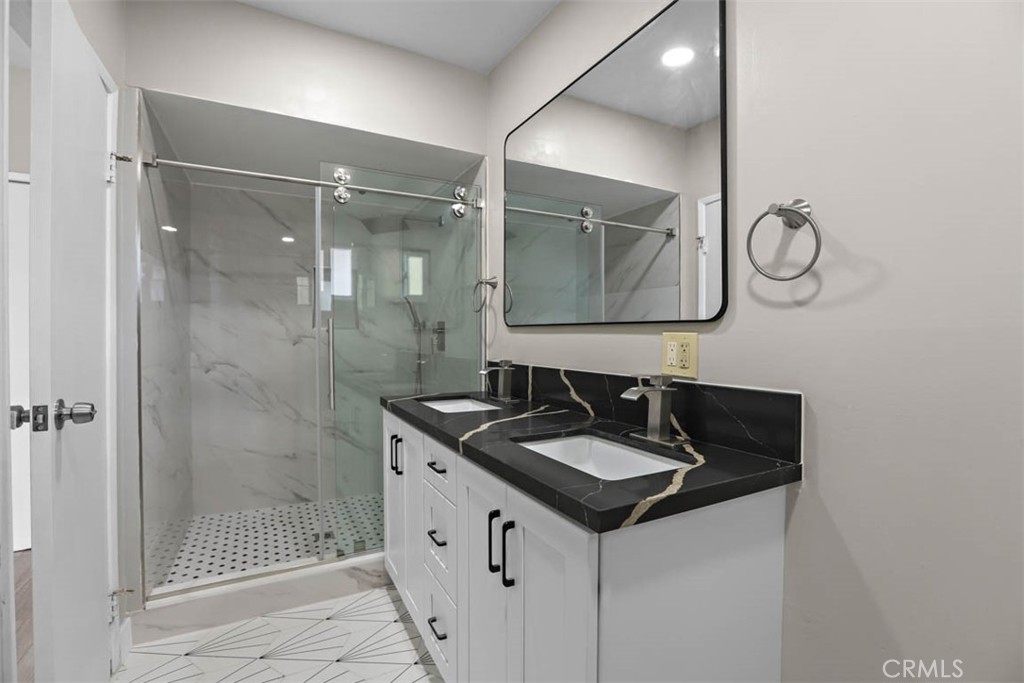 5021 Harbor Street, Commerce