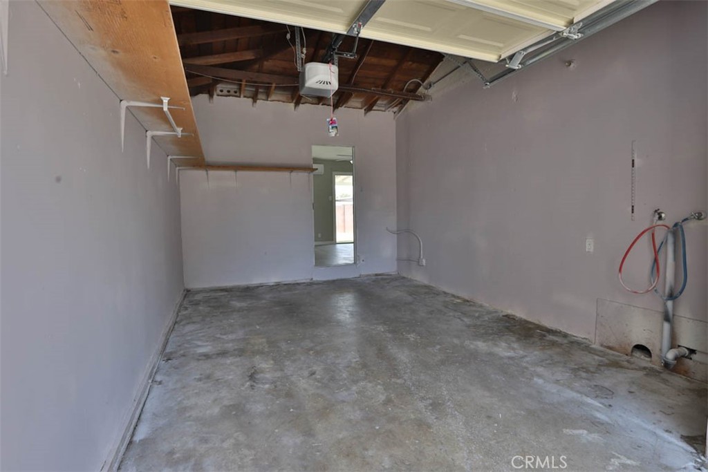 5021 Harbor Street, Commerce
