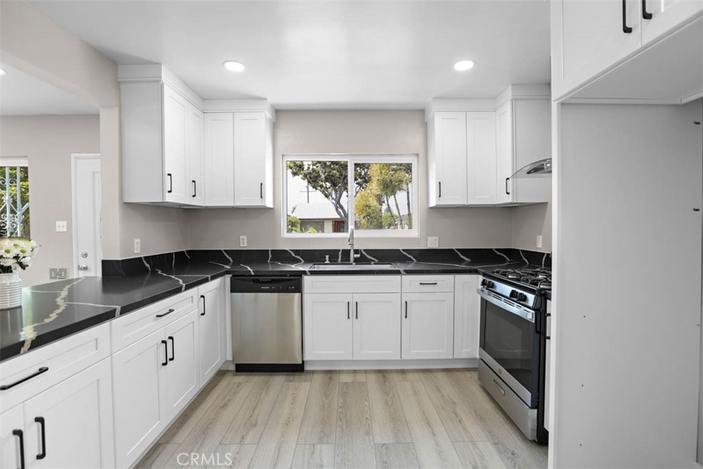 5021 Harbor Street, Commerce