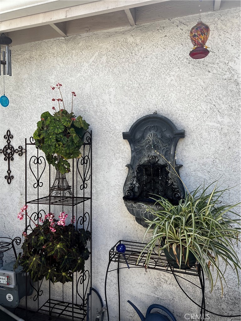 1237 Crestwood Drive