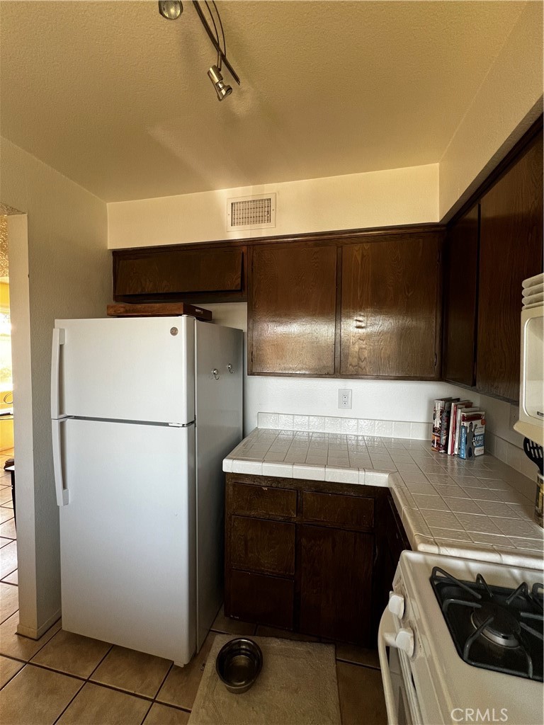 1237 Crestwood Drive