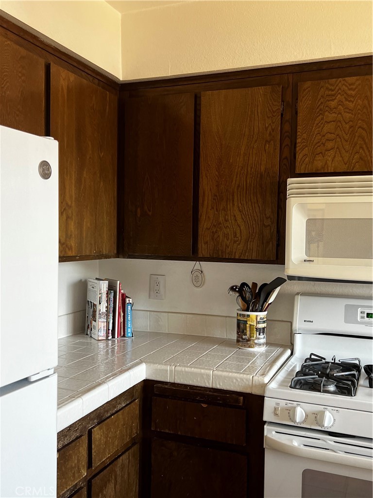 1237 Crestwood Drive