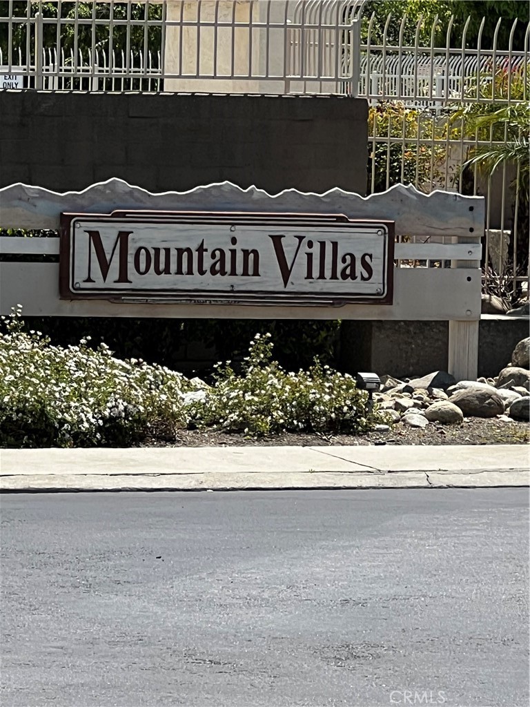 1237 Crestwood Drive