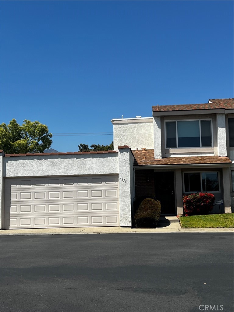 1237 Crestwood Drive