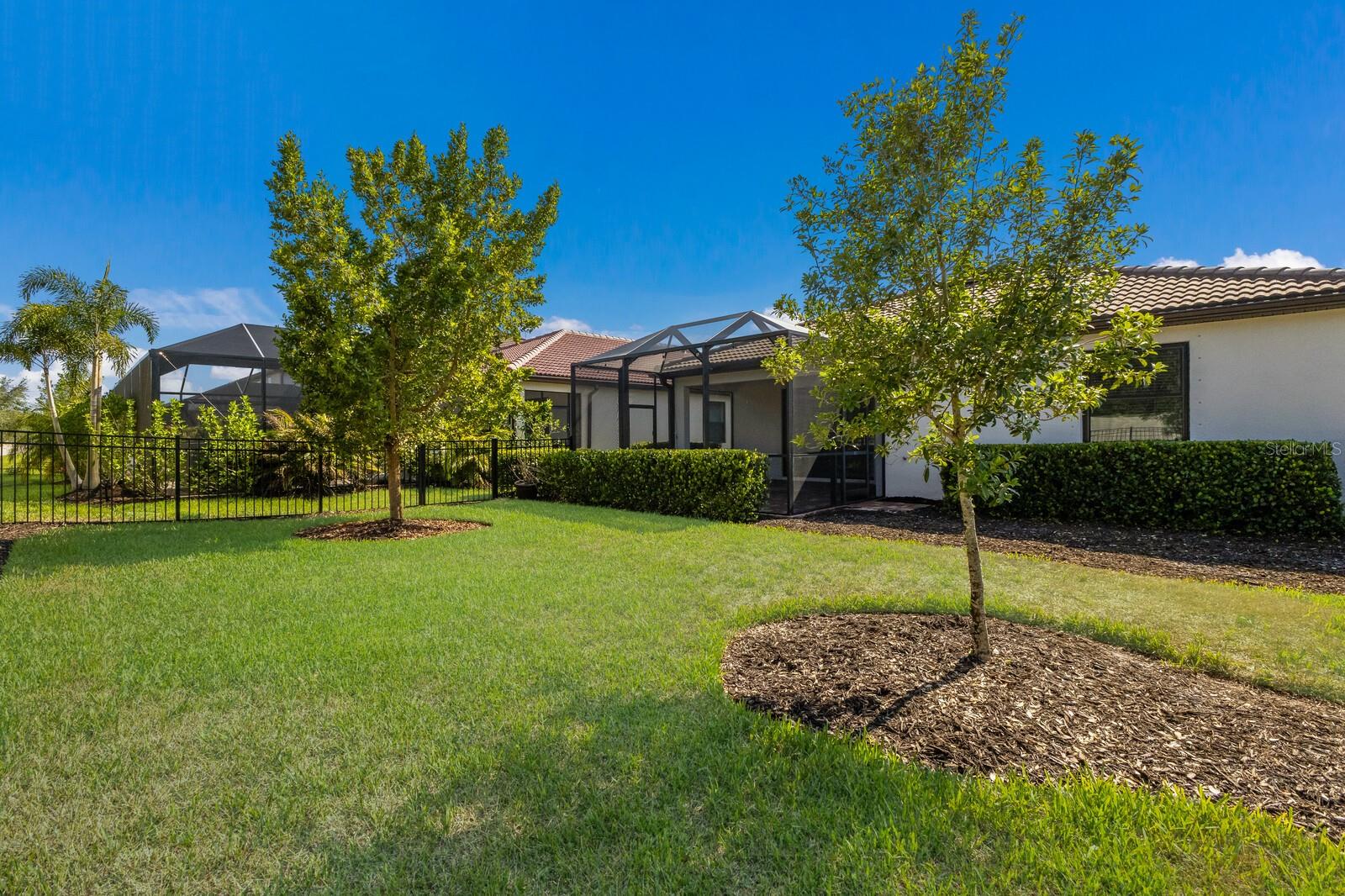 19392 BLUFF DR