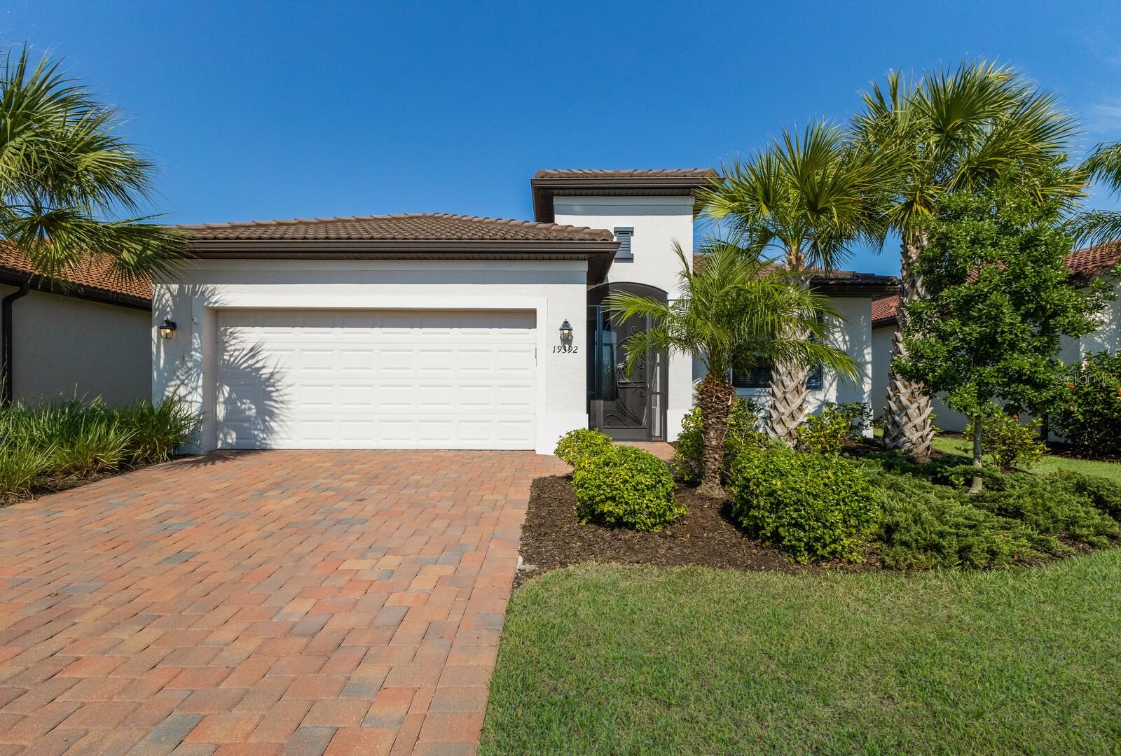 19392 BLUFF DR