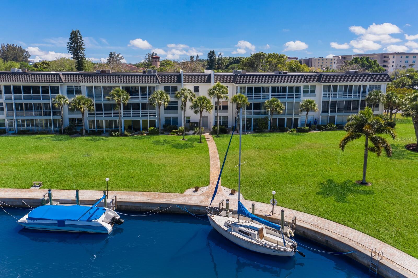 4380 EXETER DR #H202