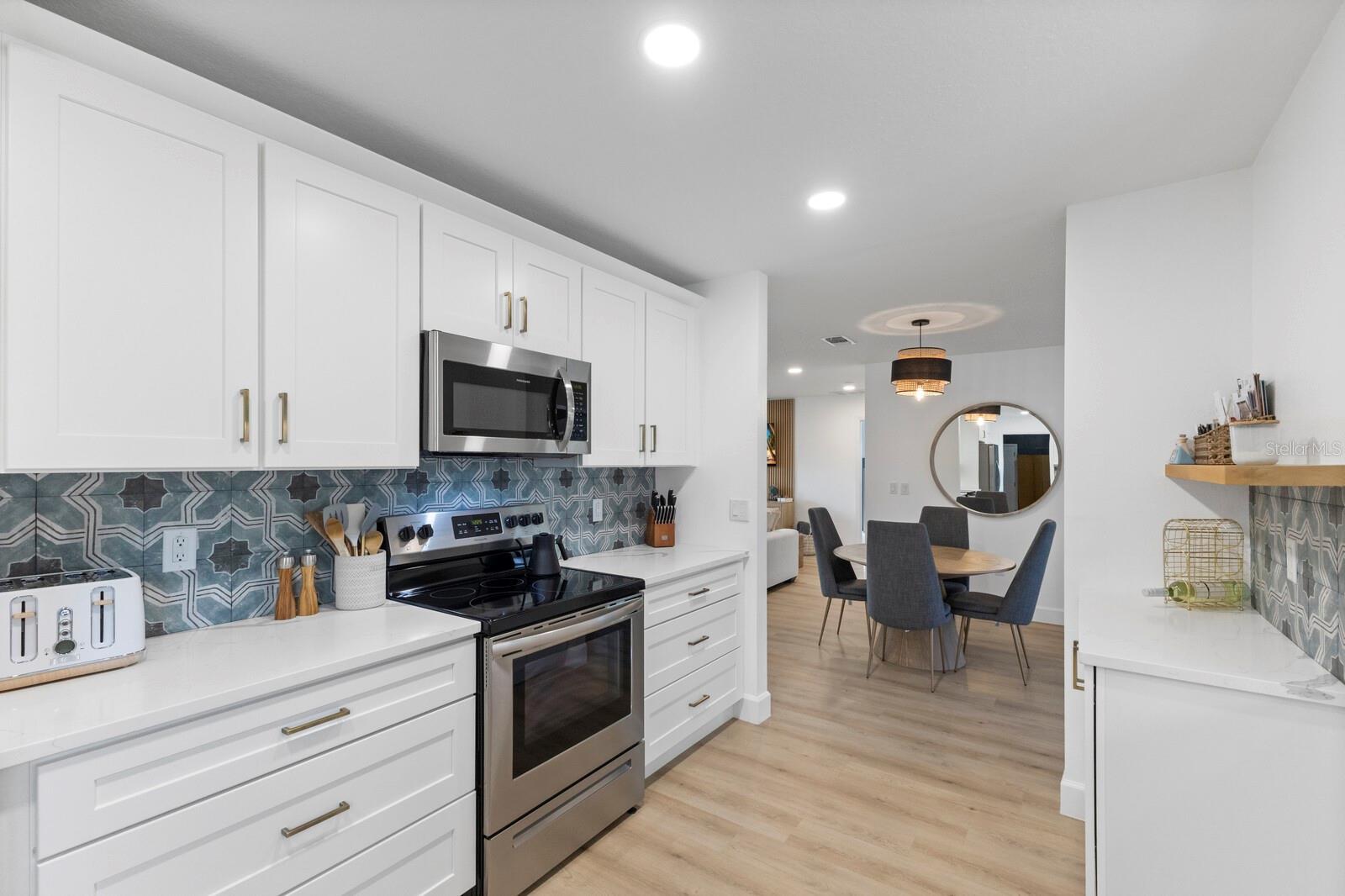 6410 38TH AVENUE CIR W