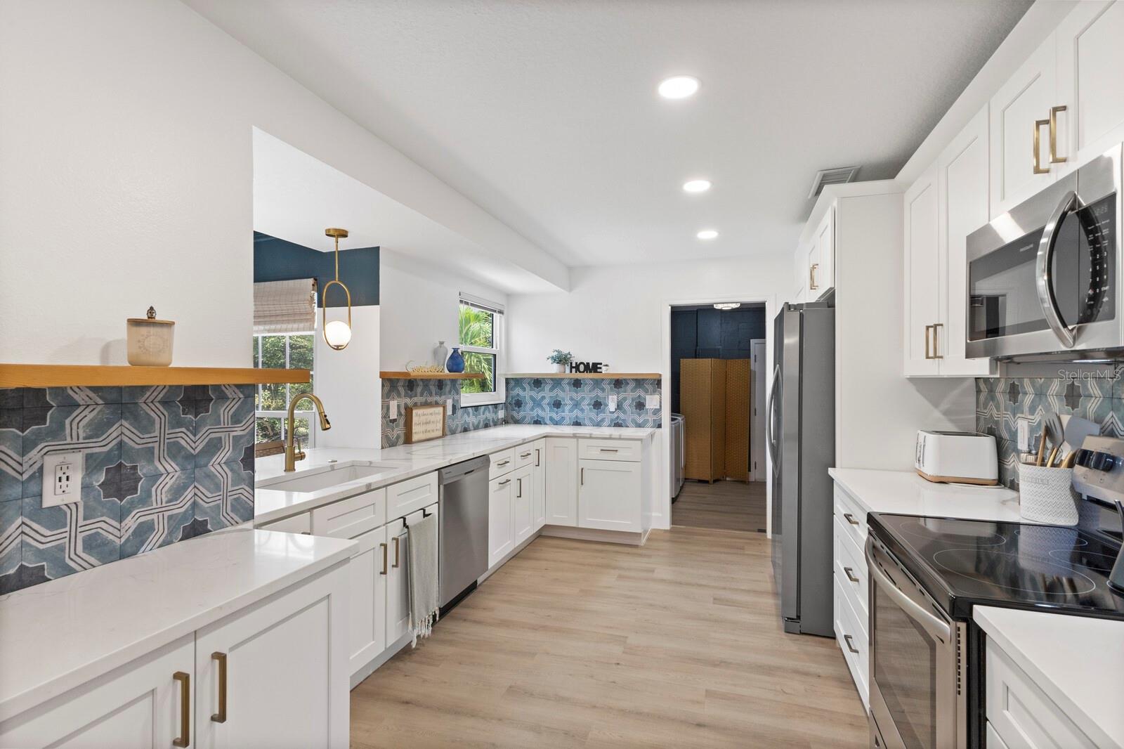 6410 38TH AVENUE CIR W