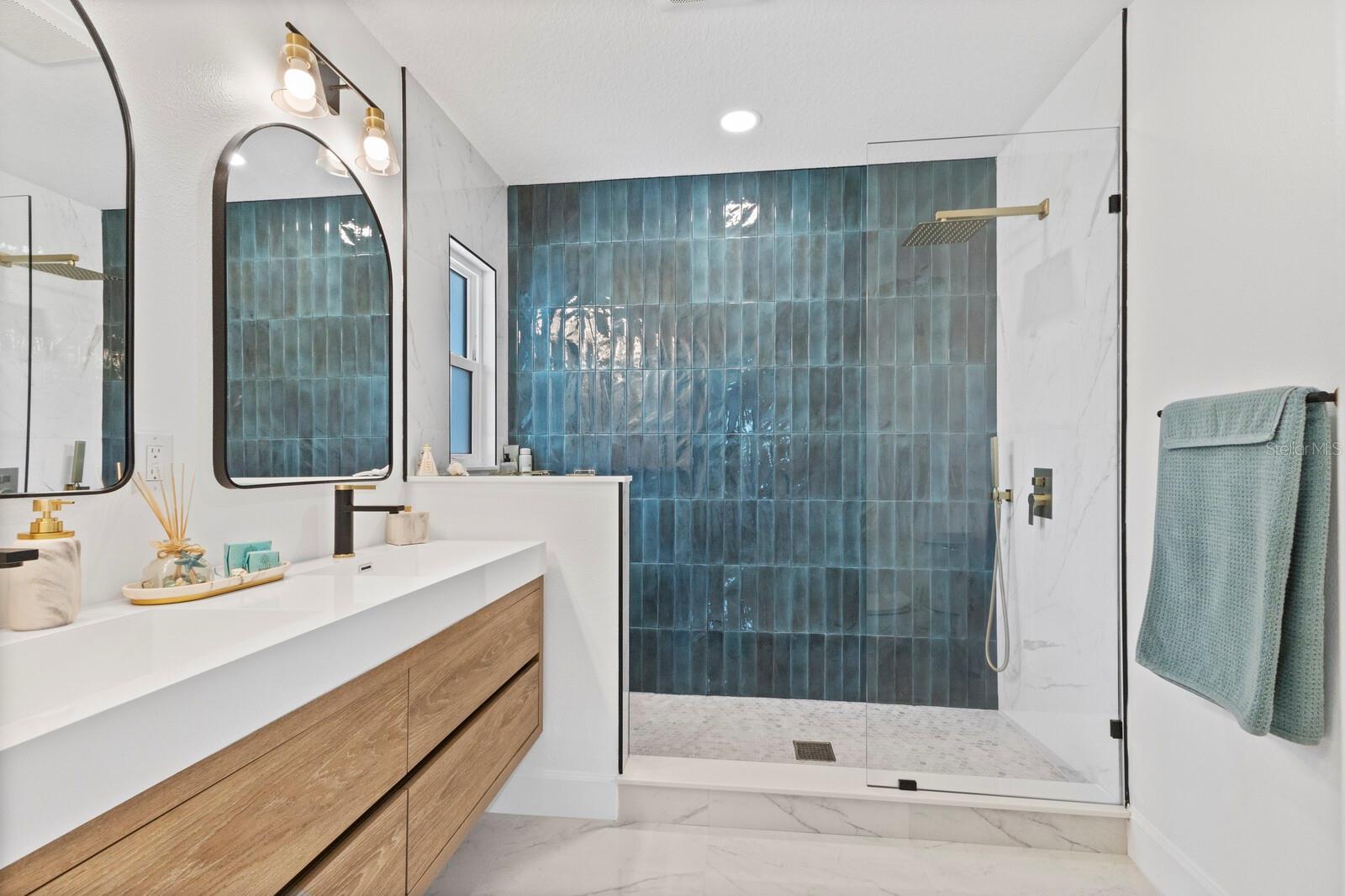 6410 38TH AVENUE CIR W