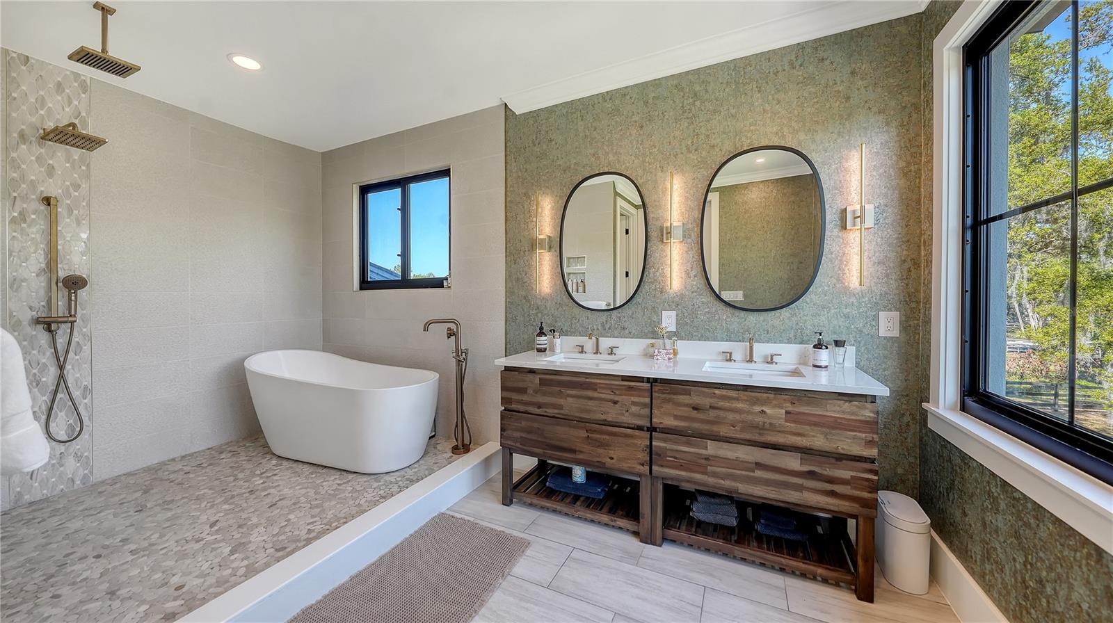 7022 SADDLE CREEK CIR