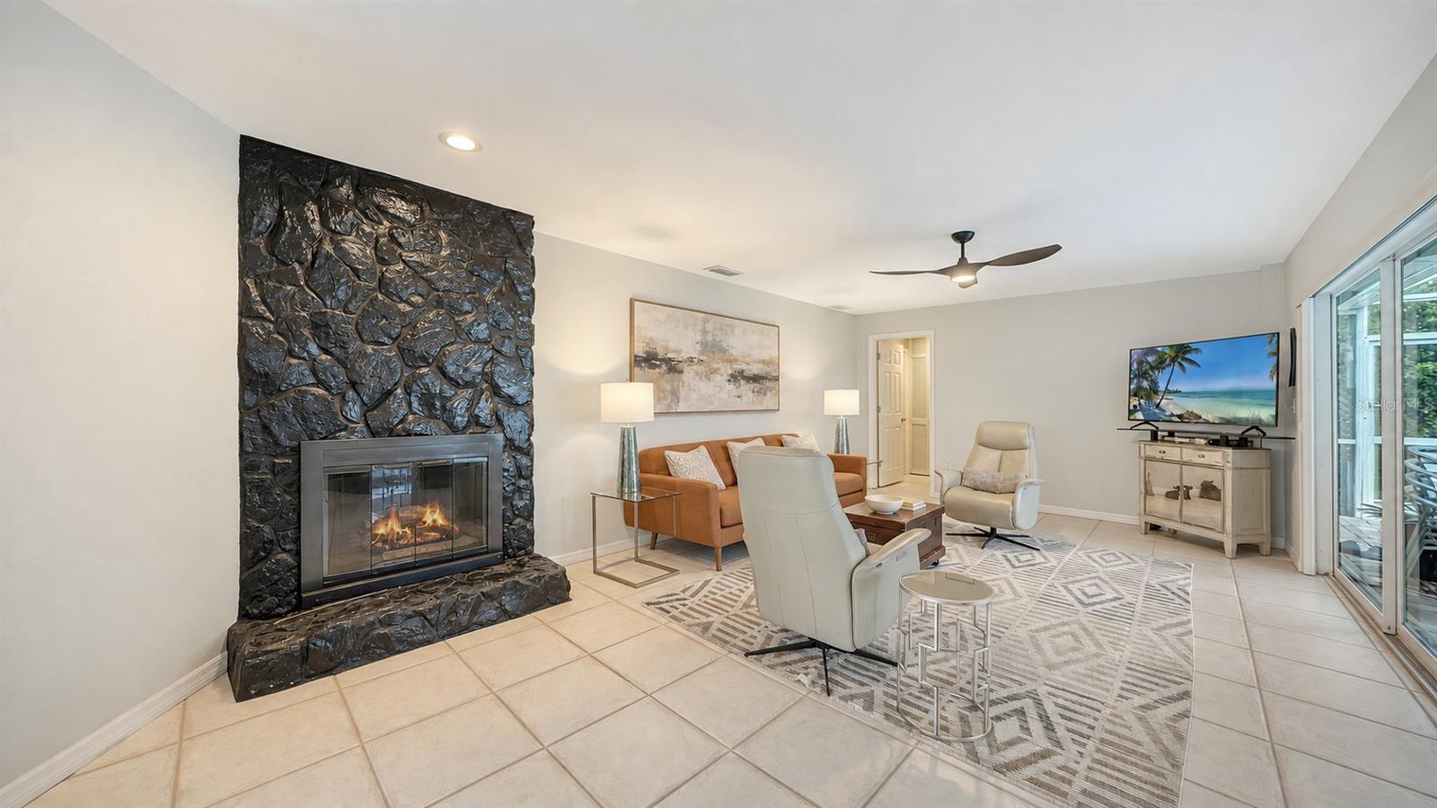5211 INVERNESS DR