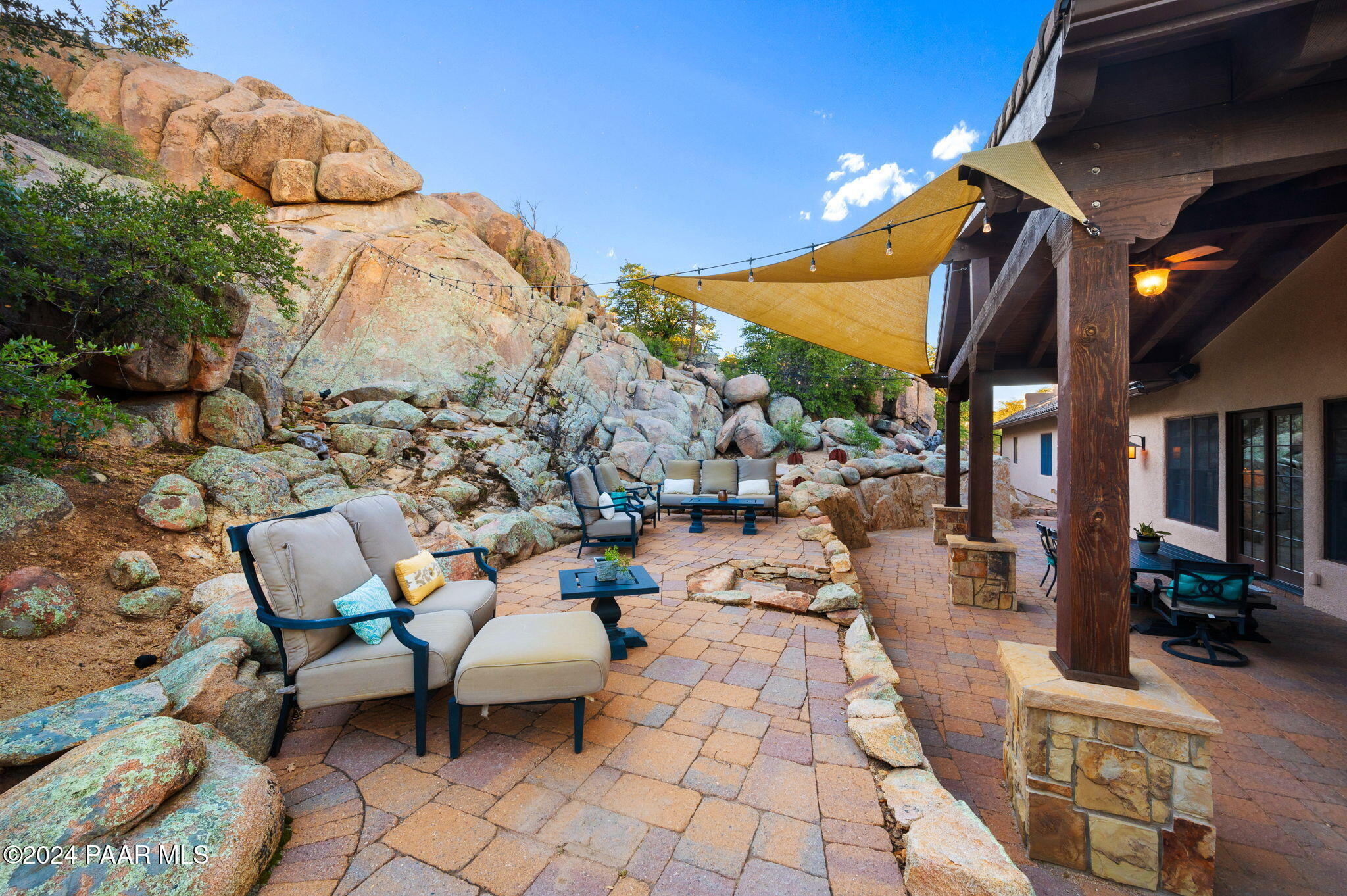 901 Ivy Glen