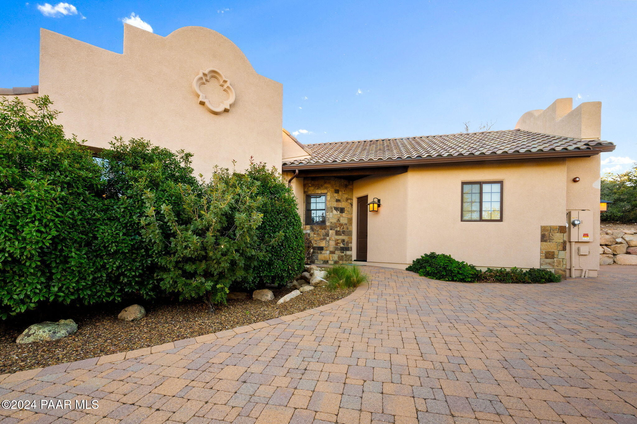 901 Ivy Glen