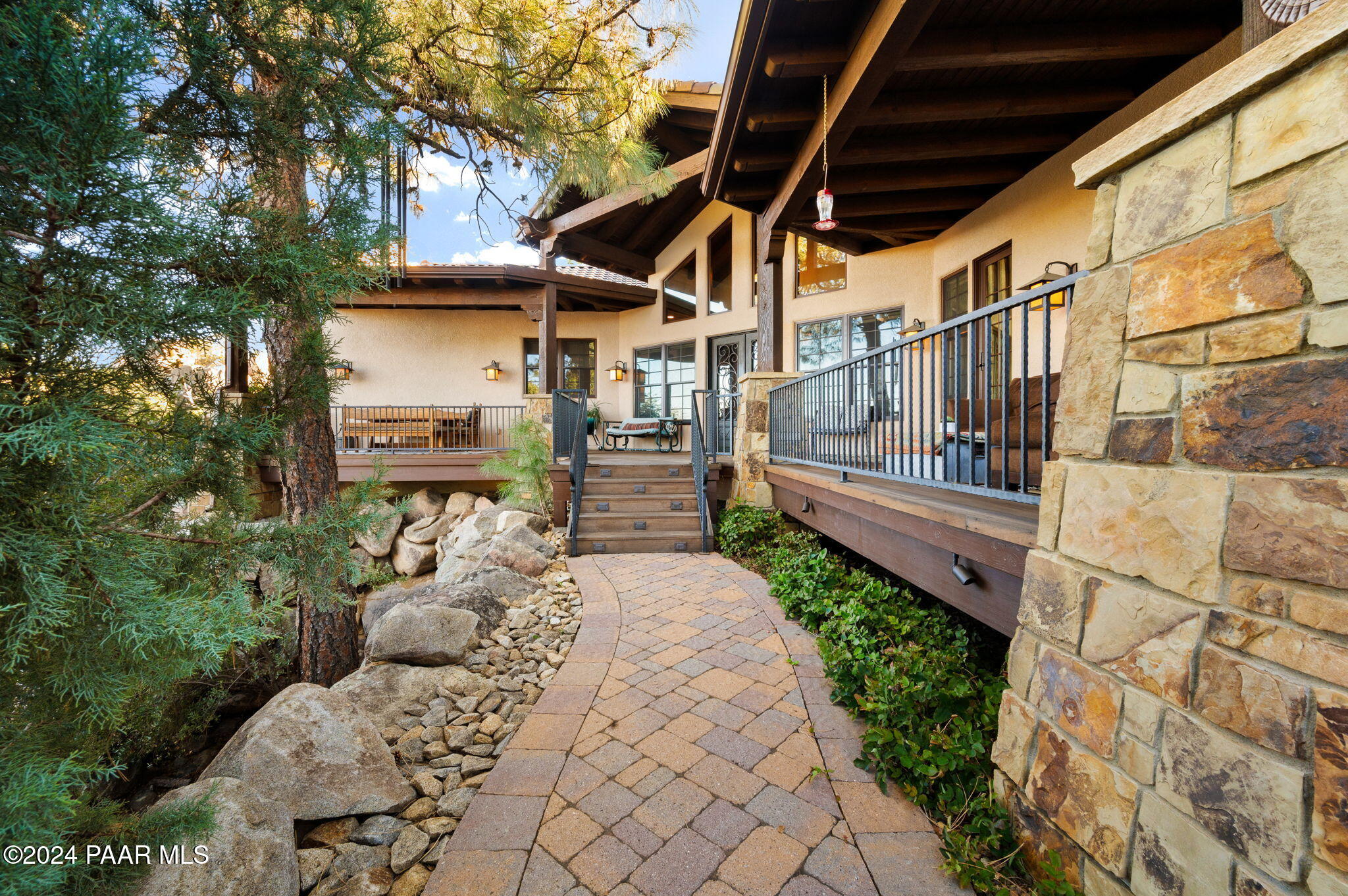 901 Ivy Glen