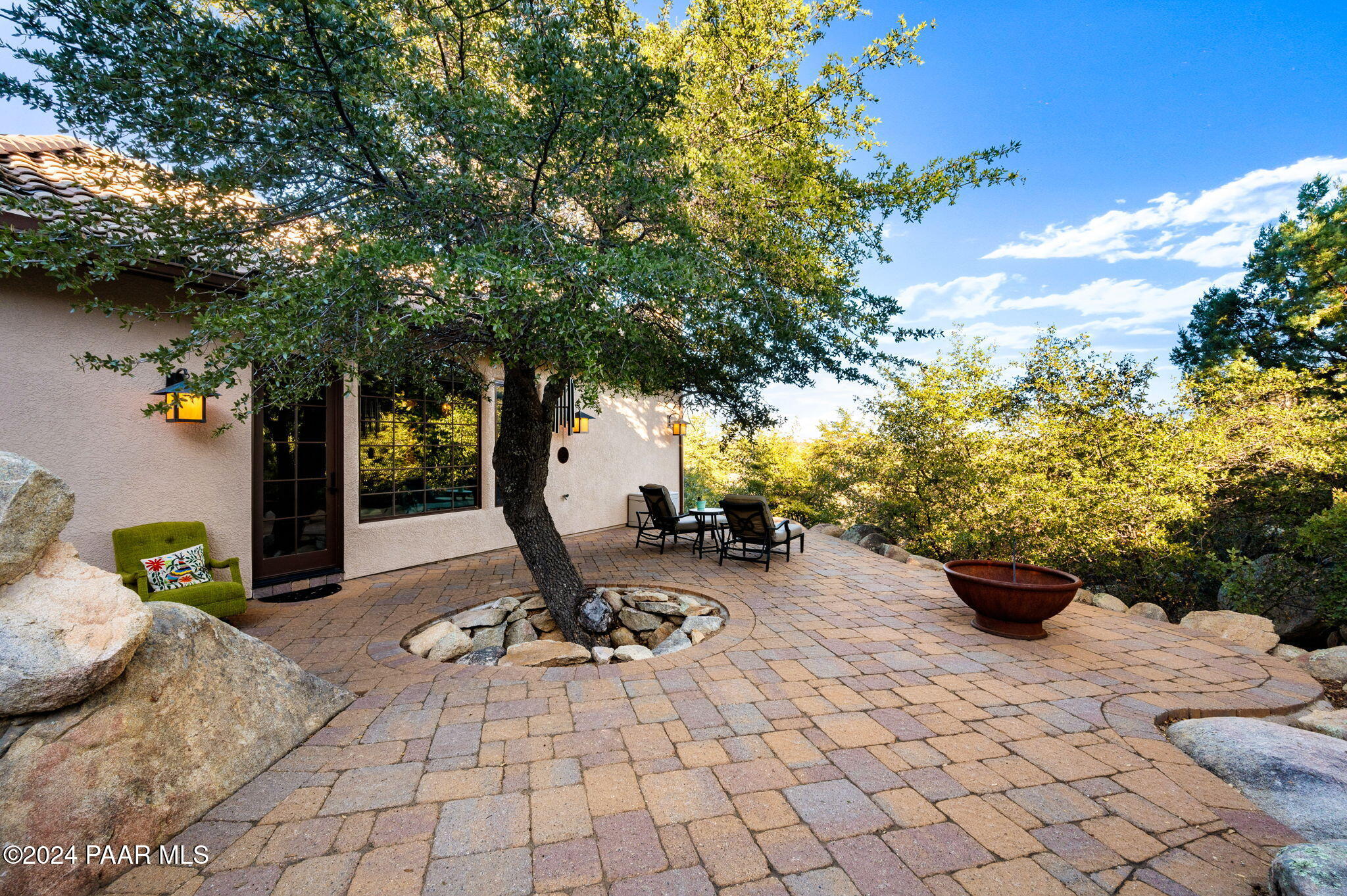 901 Ivy Glen
