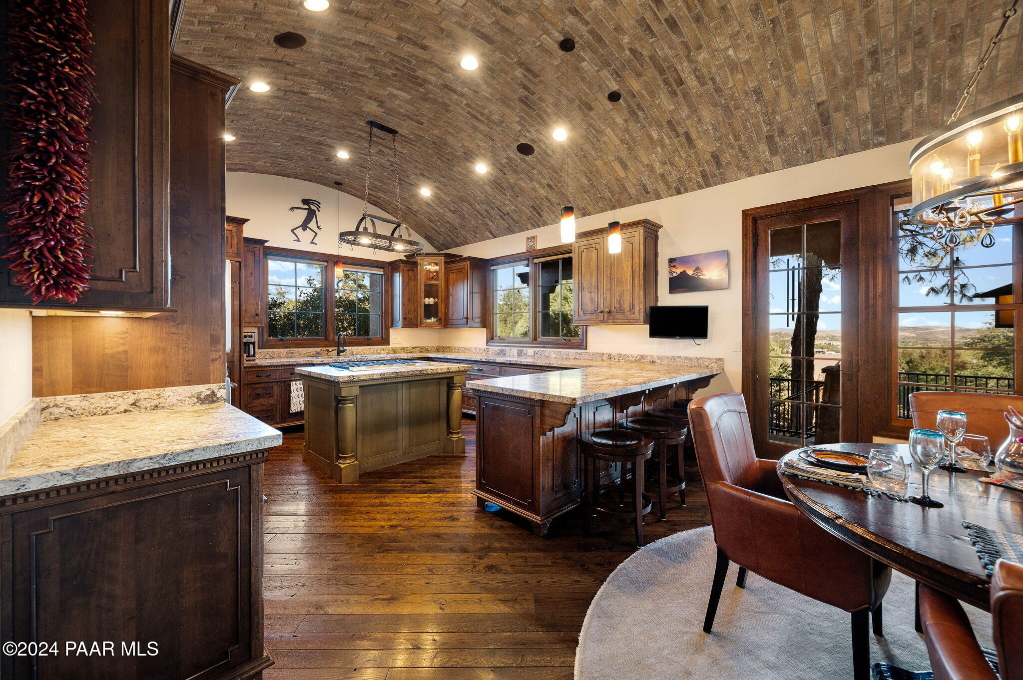901 Ivy Glen