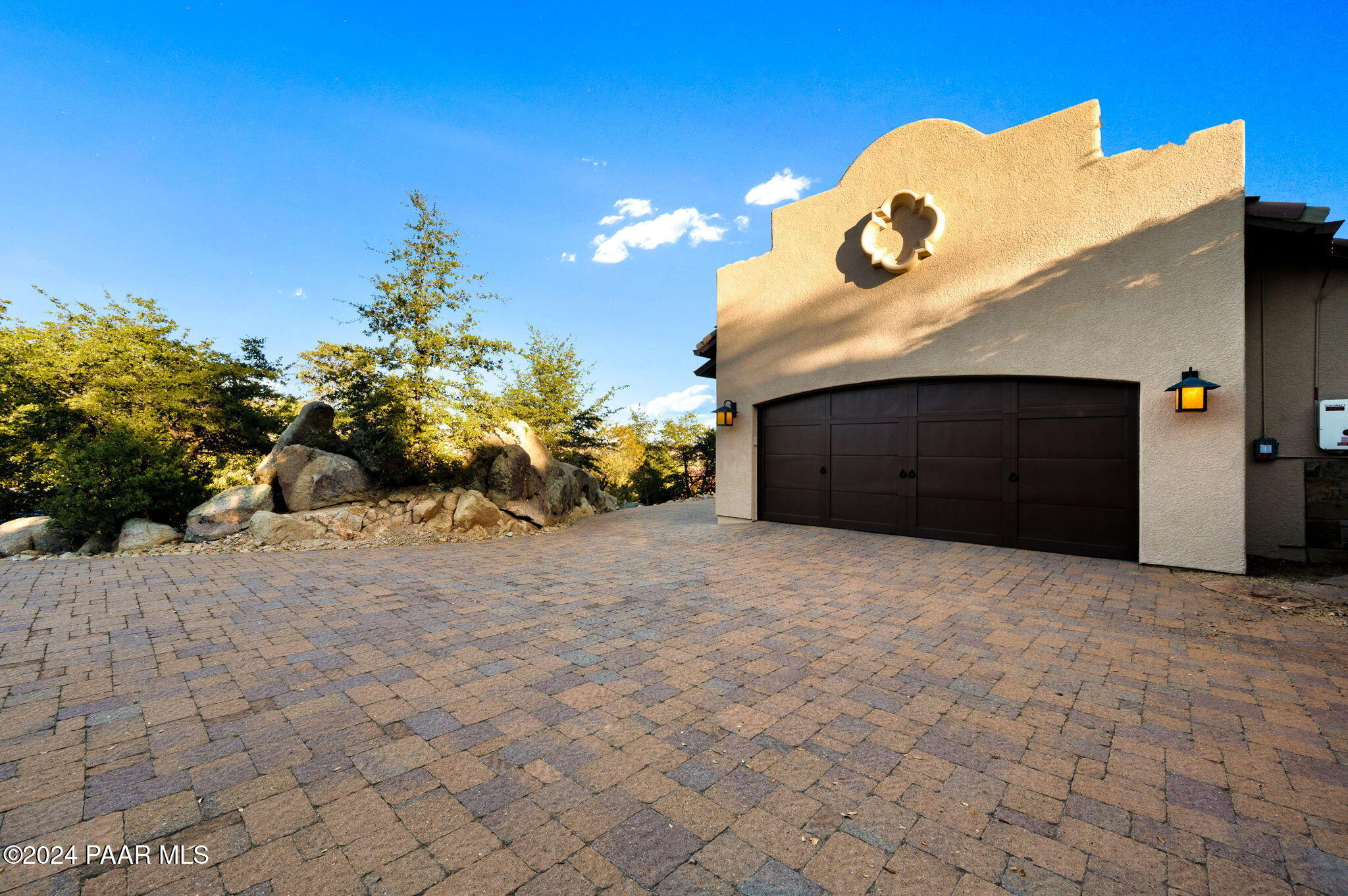 901 Ivy Glen