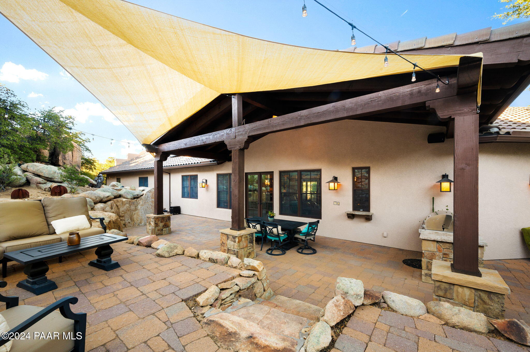 901 Ivy Glen