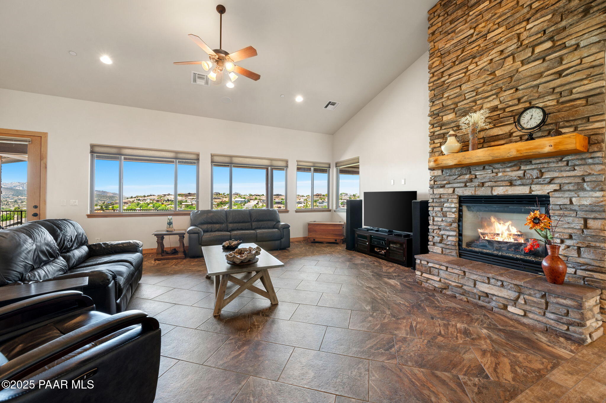 1046 Vantage Point Circle