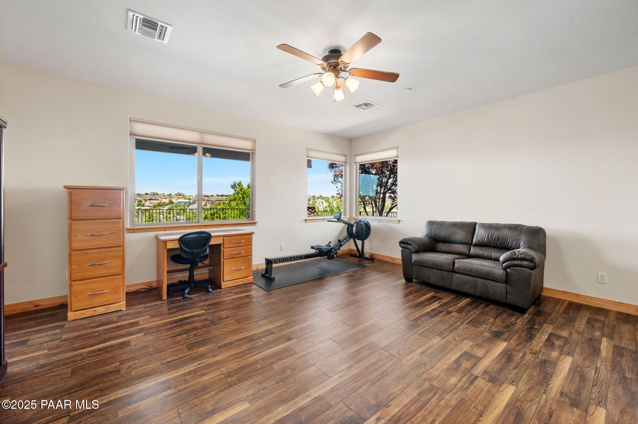1046 Vantage Point Circle