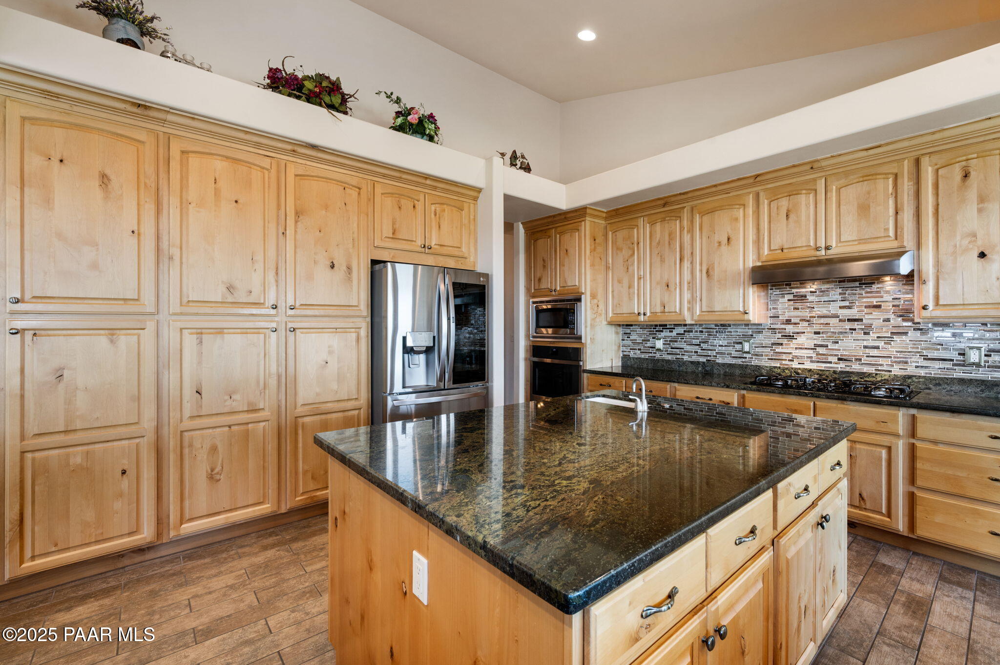 1046 Vantage Point Circle