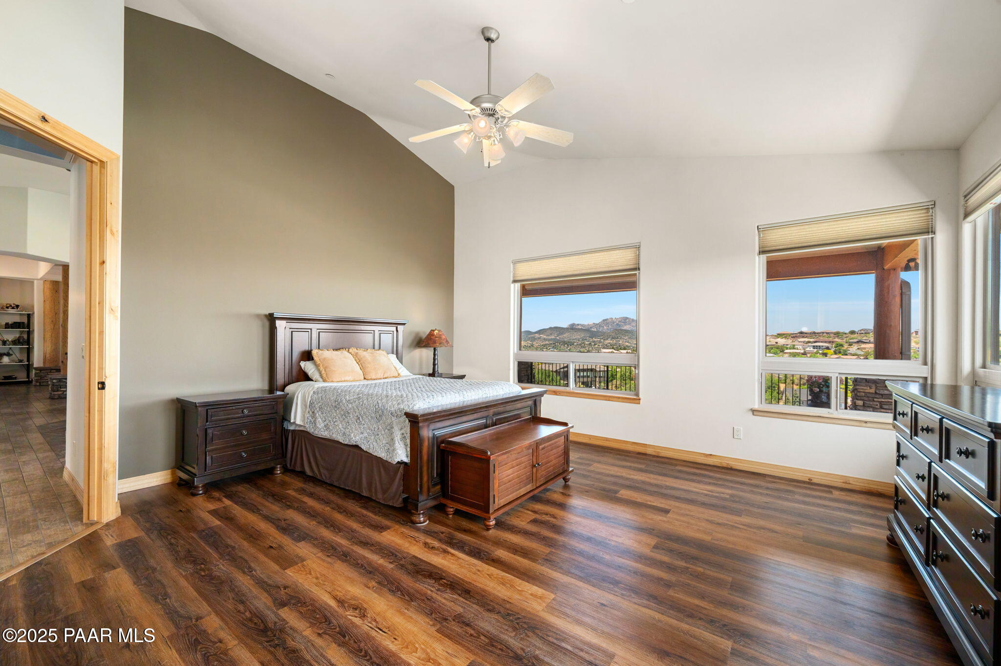 1046 Vantage Point Circle
