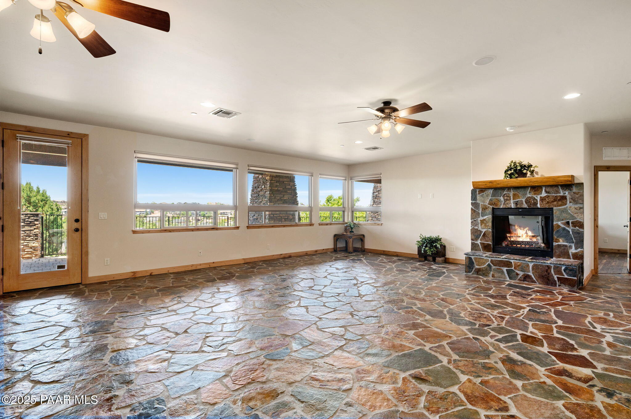 1046 Vantage Point Circle