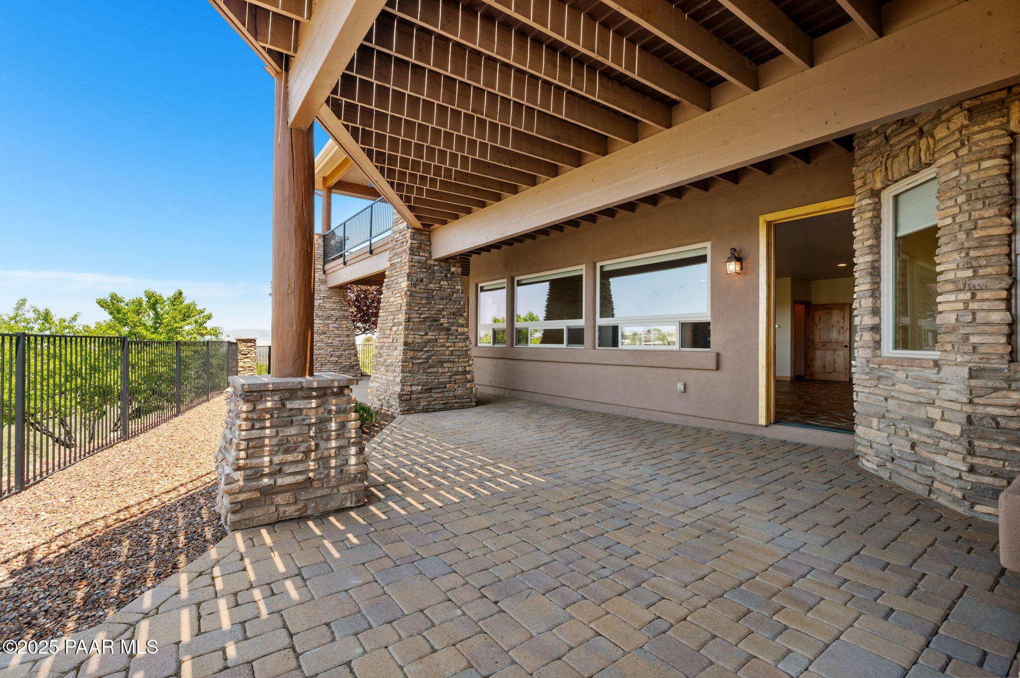 1046 Vantage Point Circle