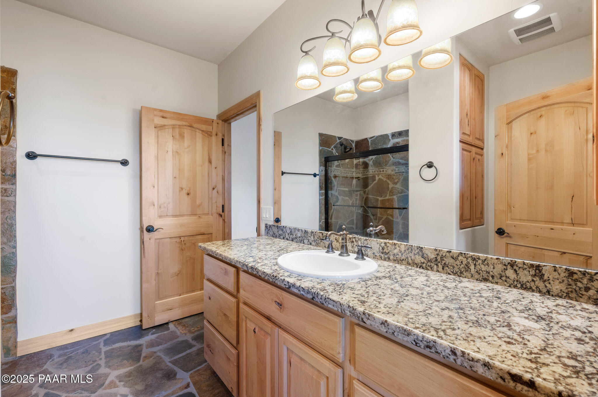 1046 Vantage Point Circle