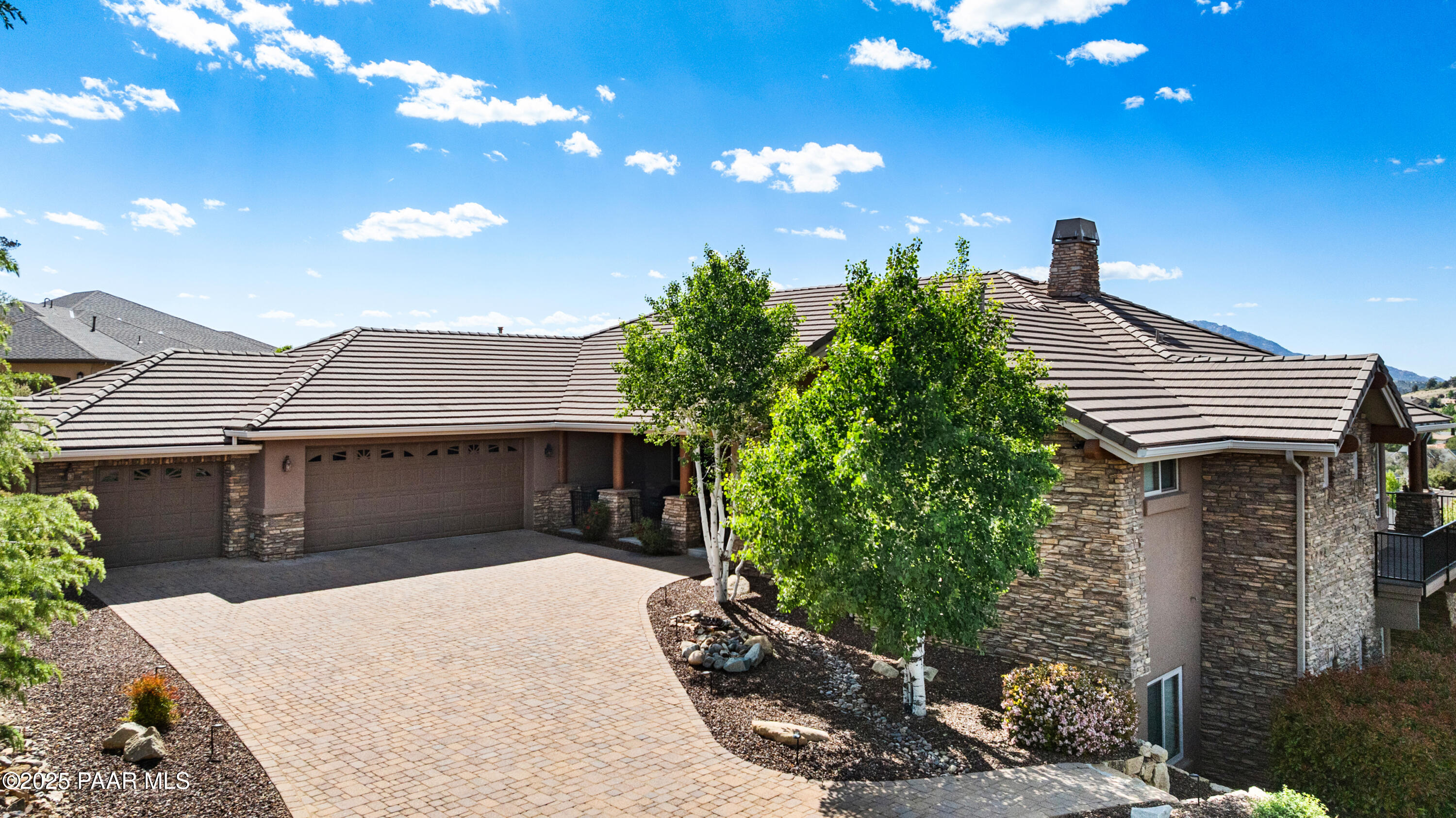 1046 Vantage Point Circle