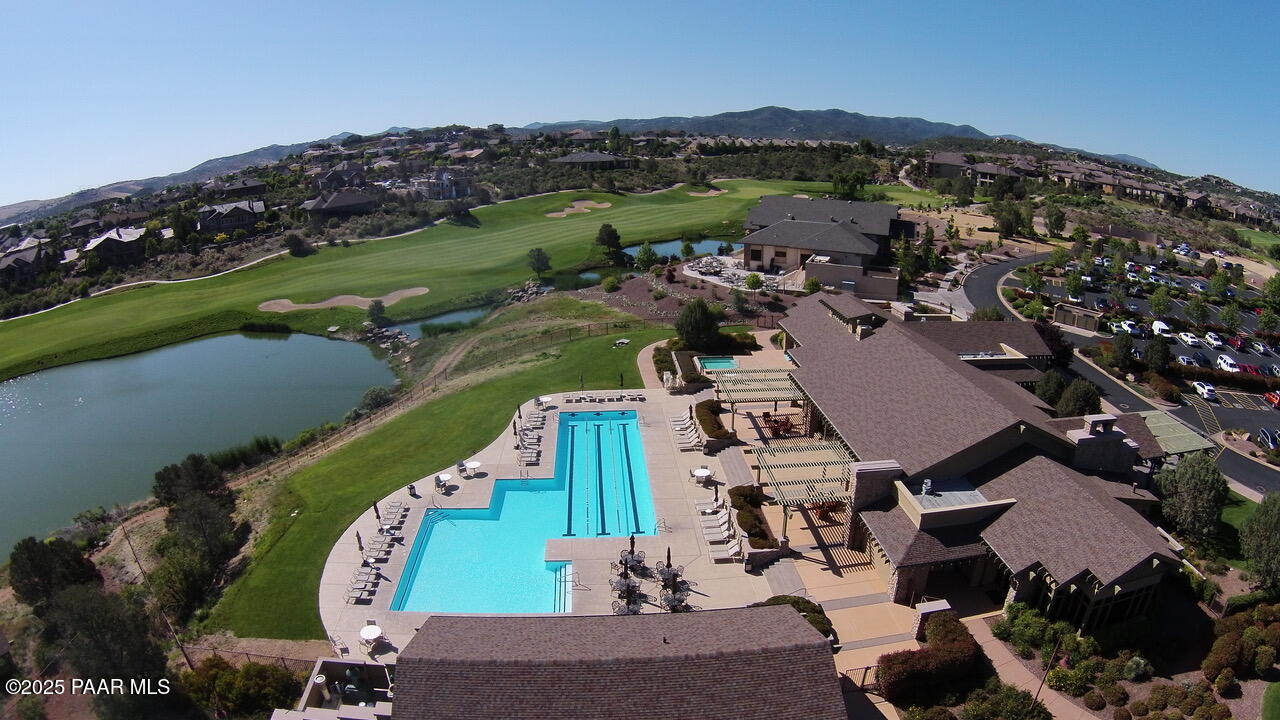 1046 Vantage Point Circle