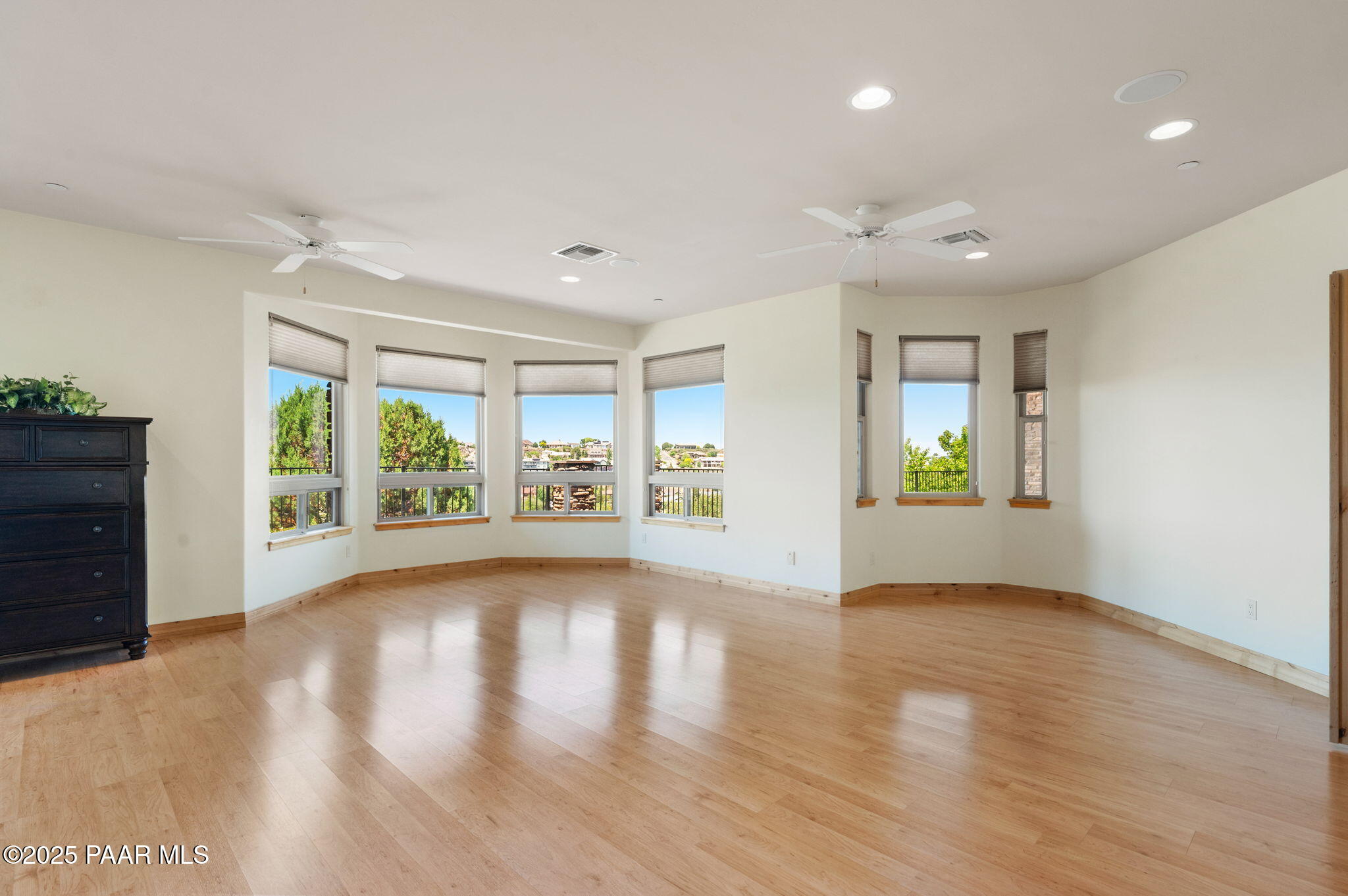 1046 Vantage Point Circle