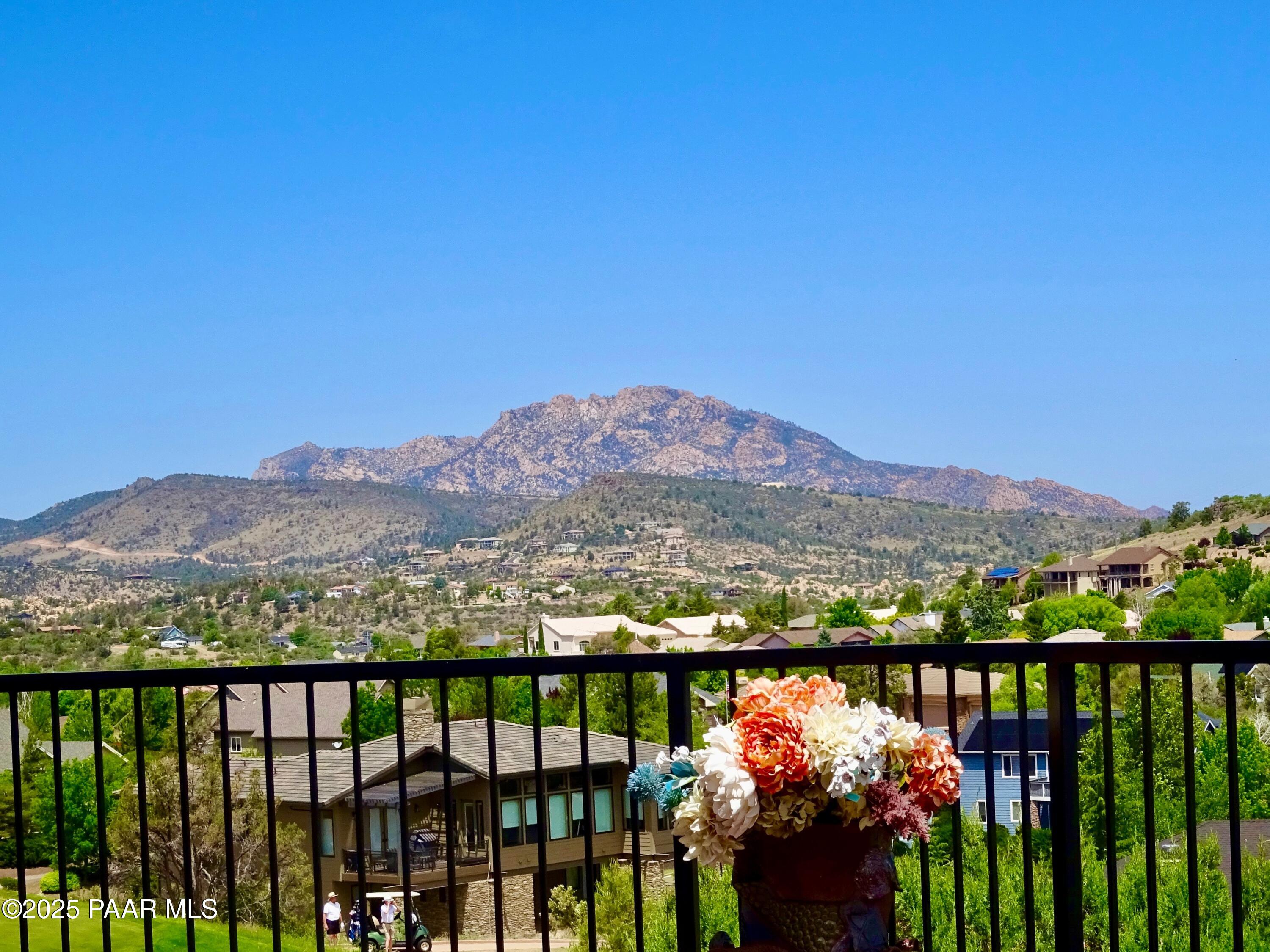 1046 Vantage Point Circle