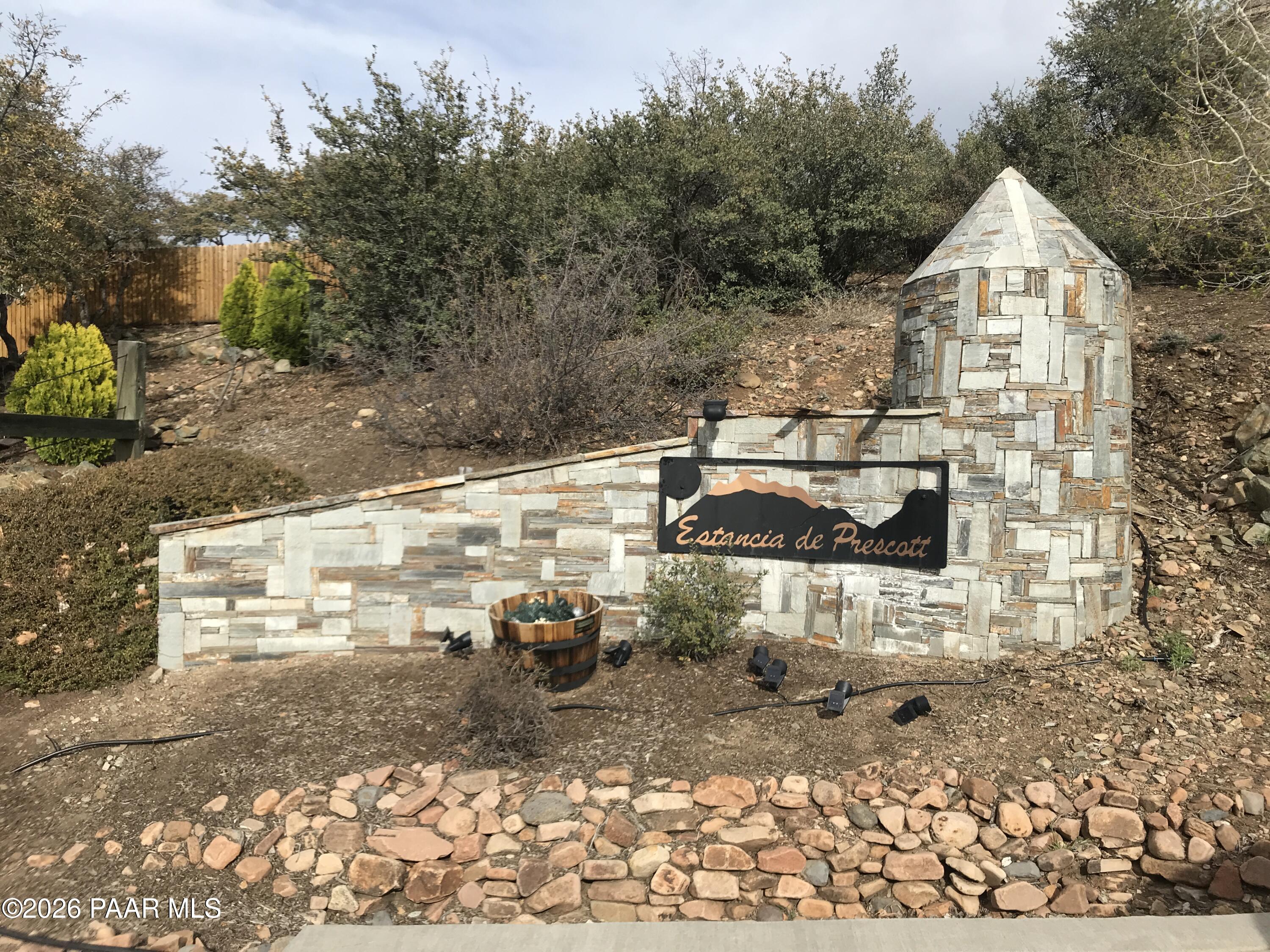 152 & 154 E Soaring Avenue