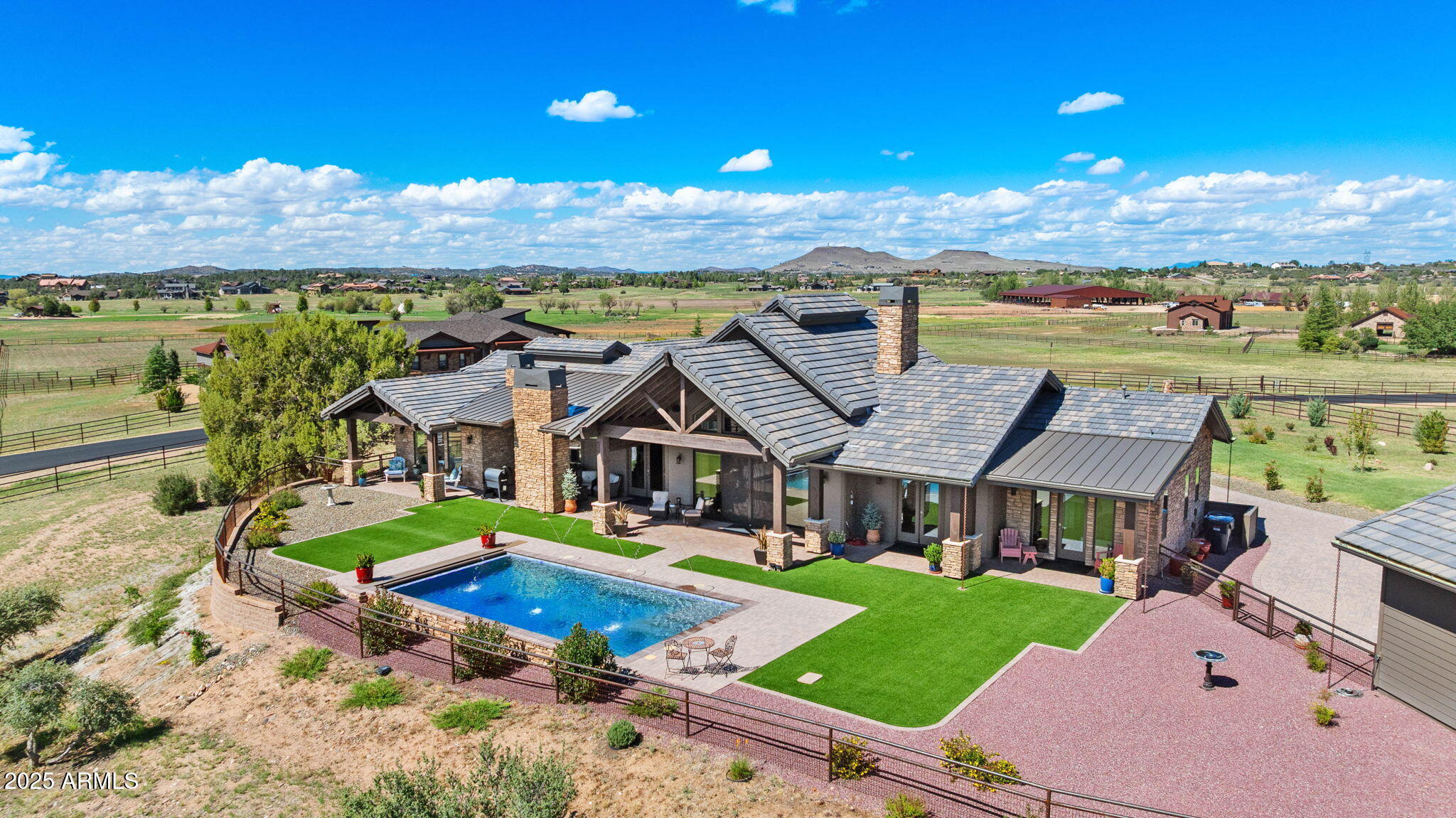 8815 N CALLAHAN Road