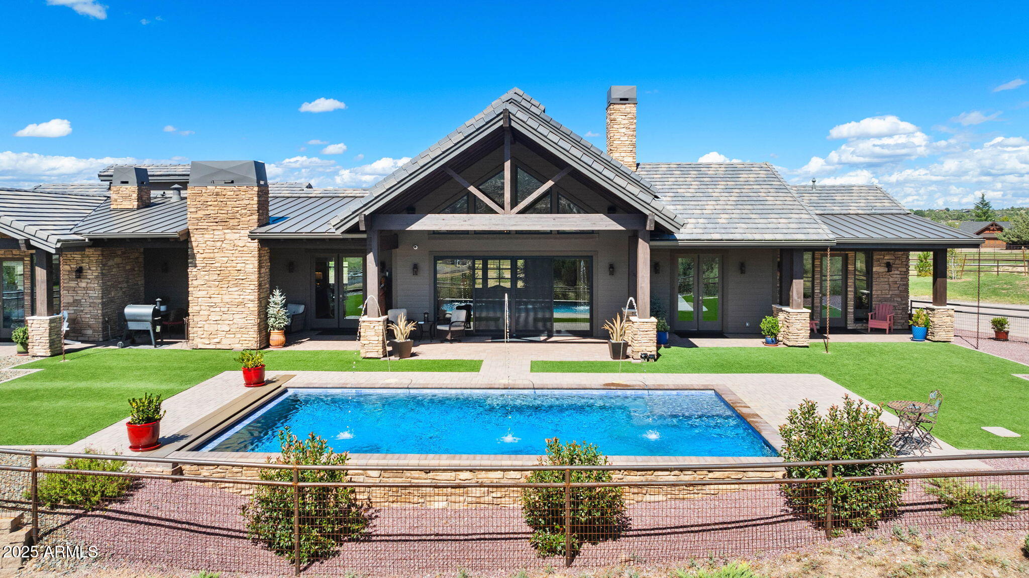 8815 N CALLAHAN Road