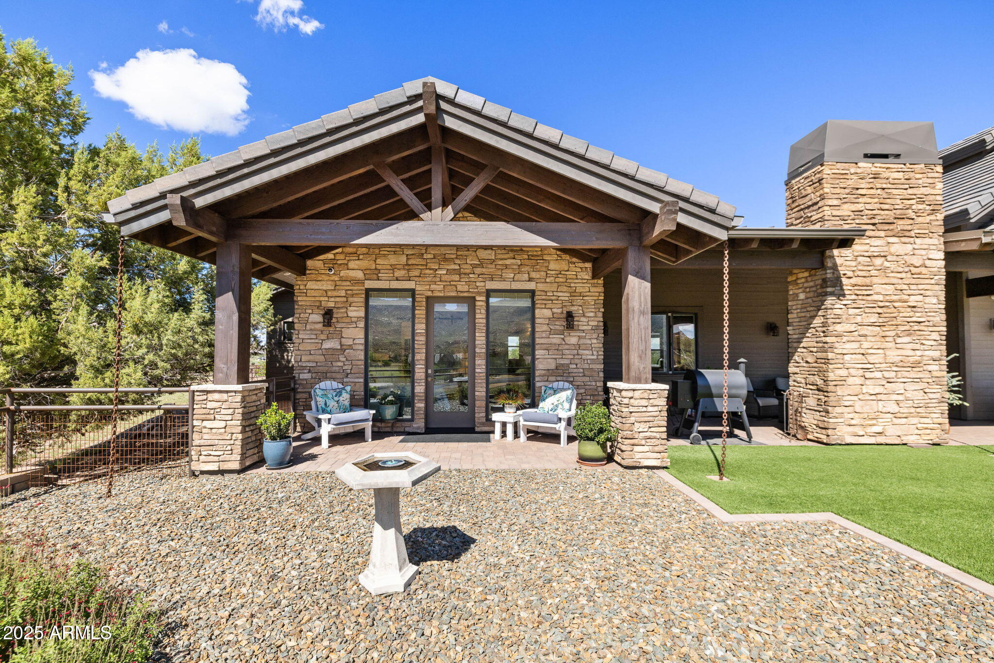 8815 N CALLAHAN Road