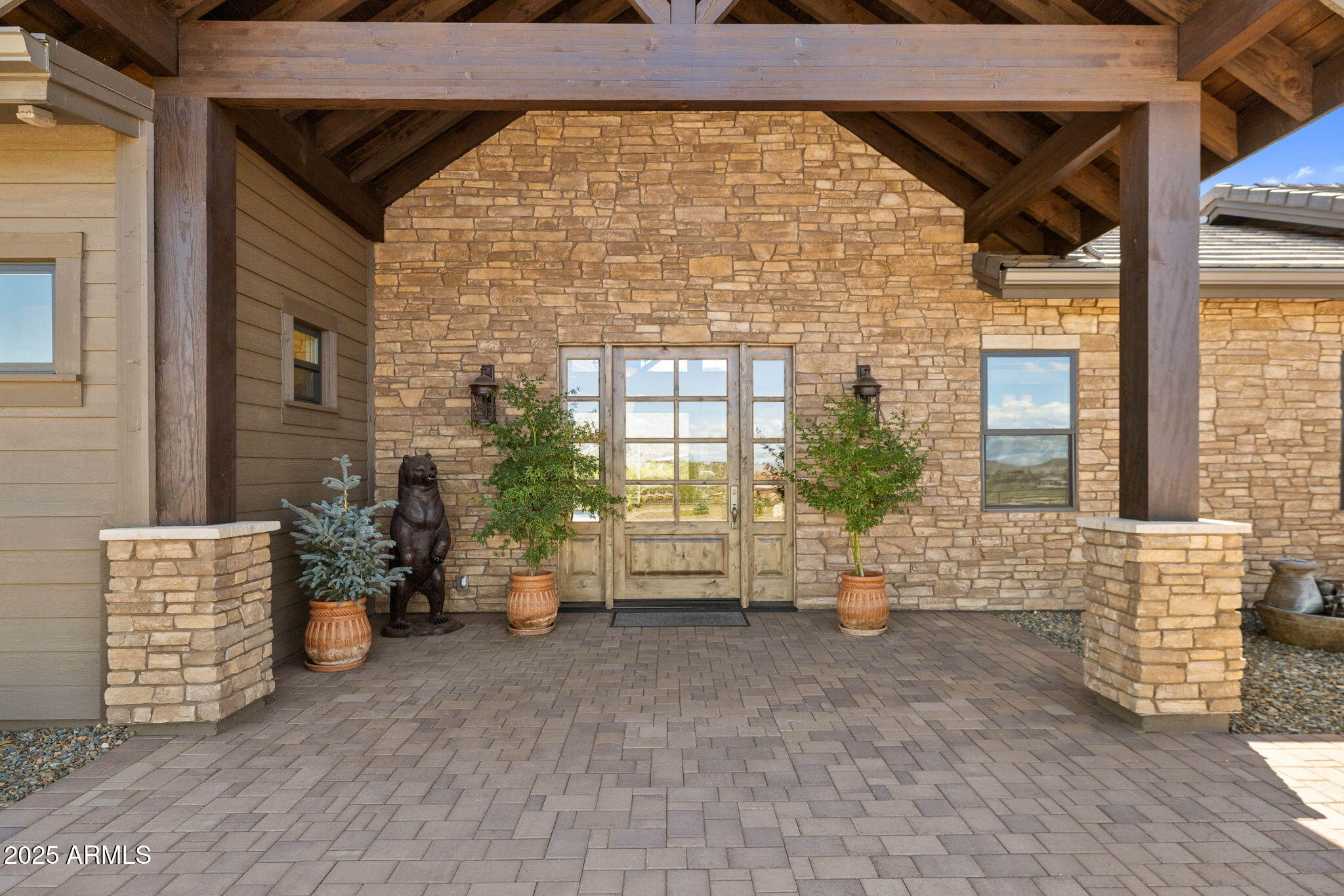 8815 N CALLAHAN Road