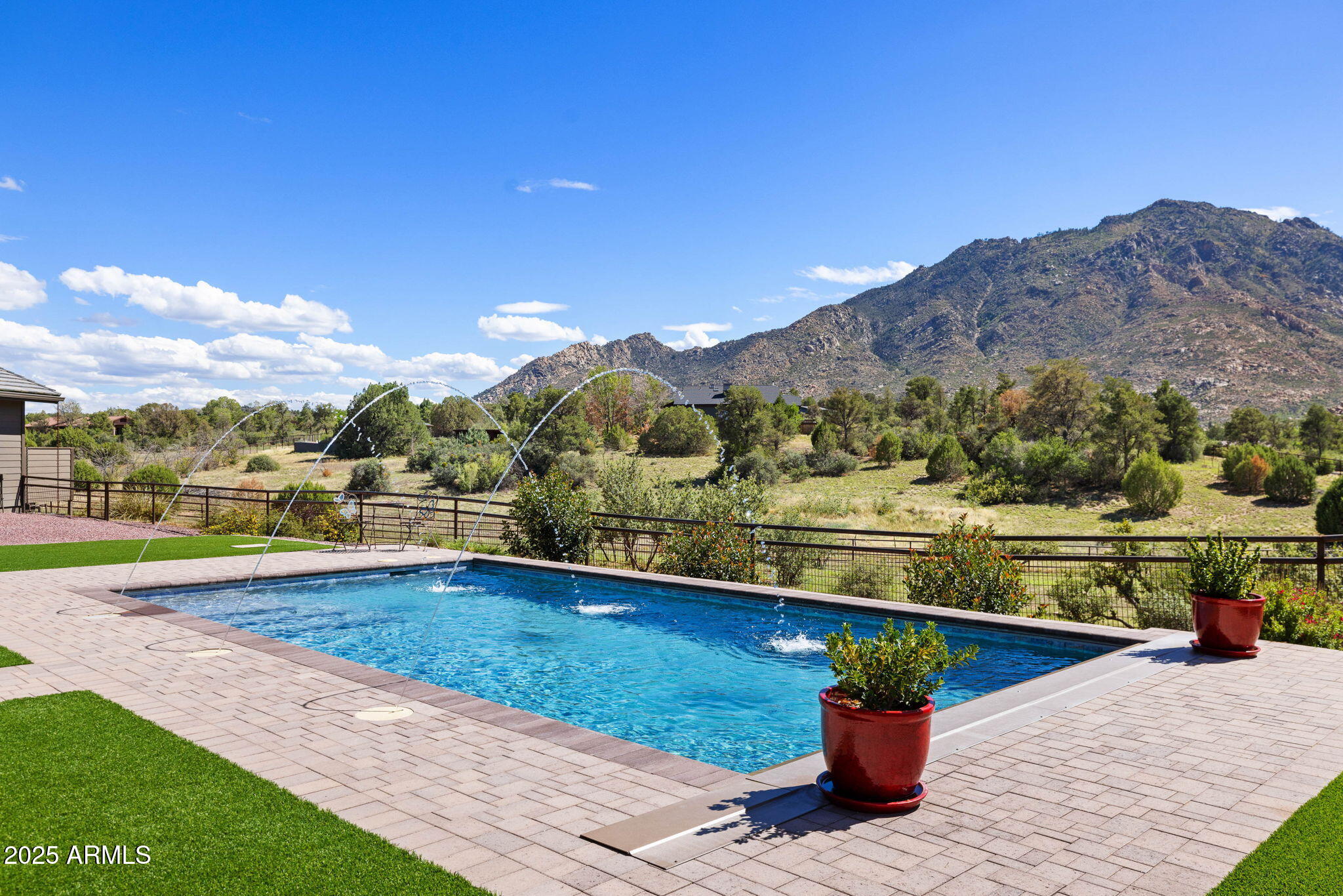 8815 N CALLAHAN Road