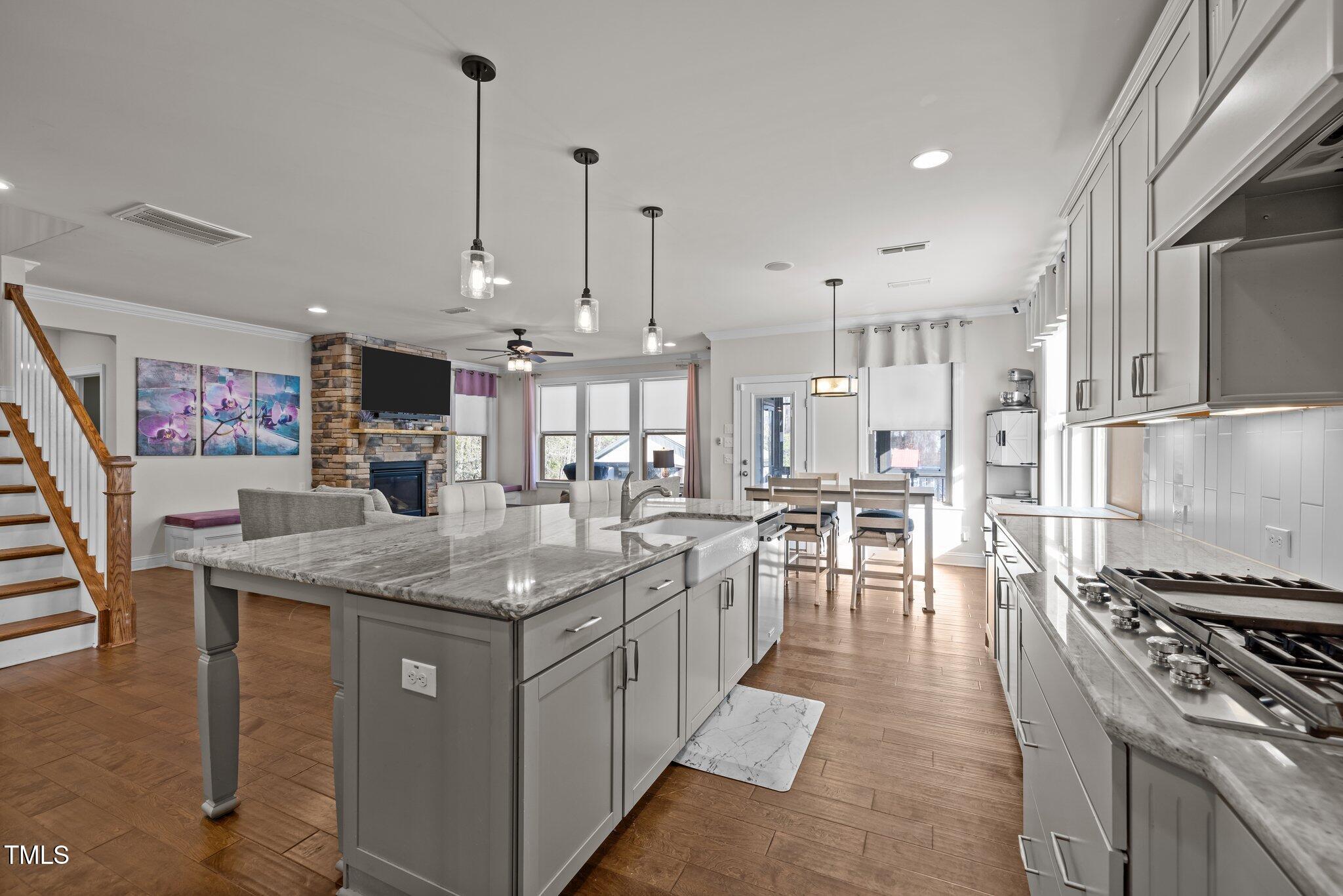 3916 Bostwyck Drive