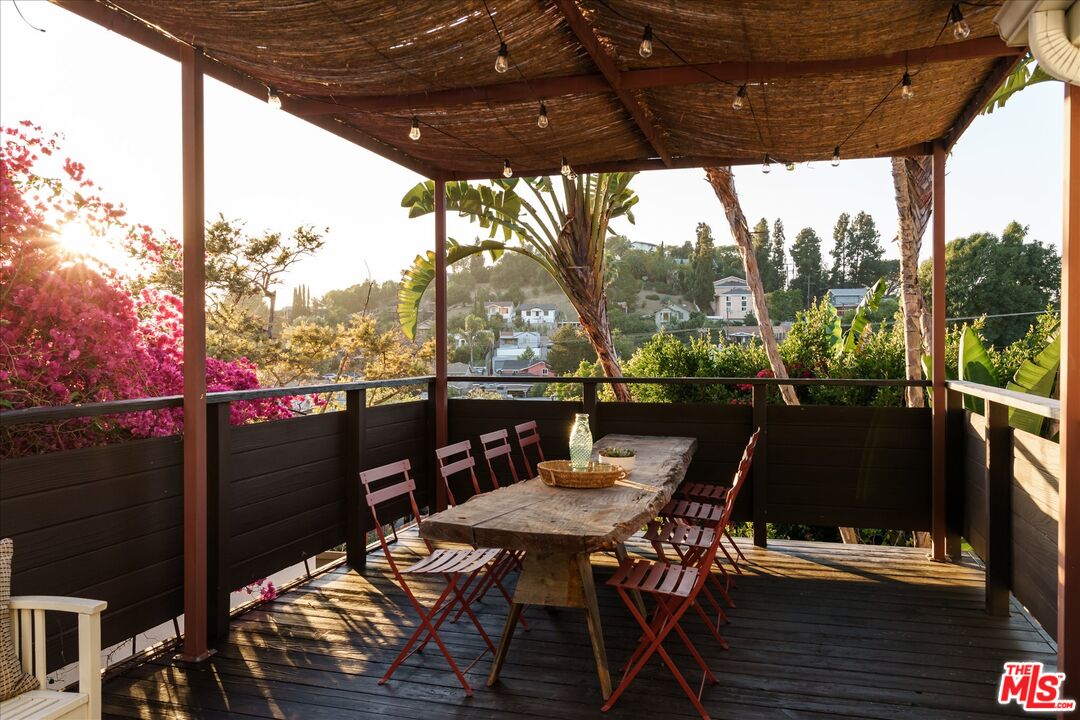 3135 Isabel Dr
