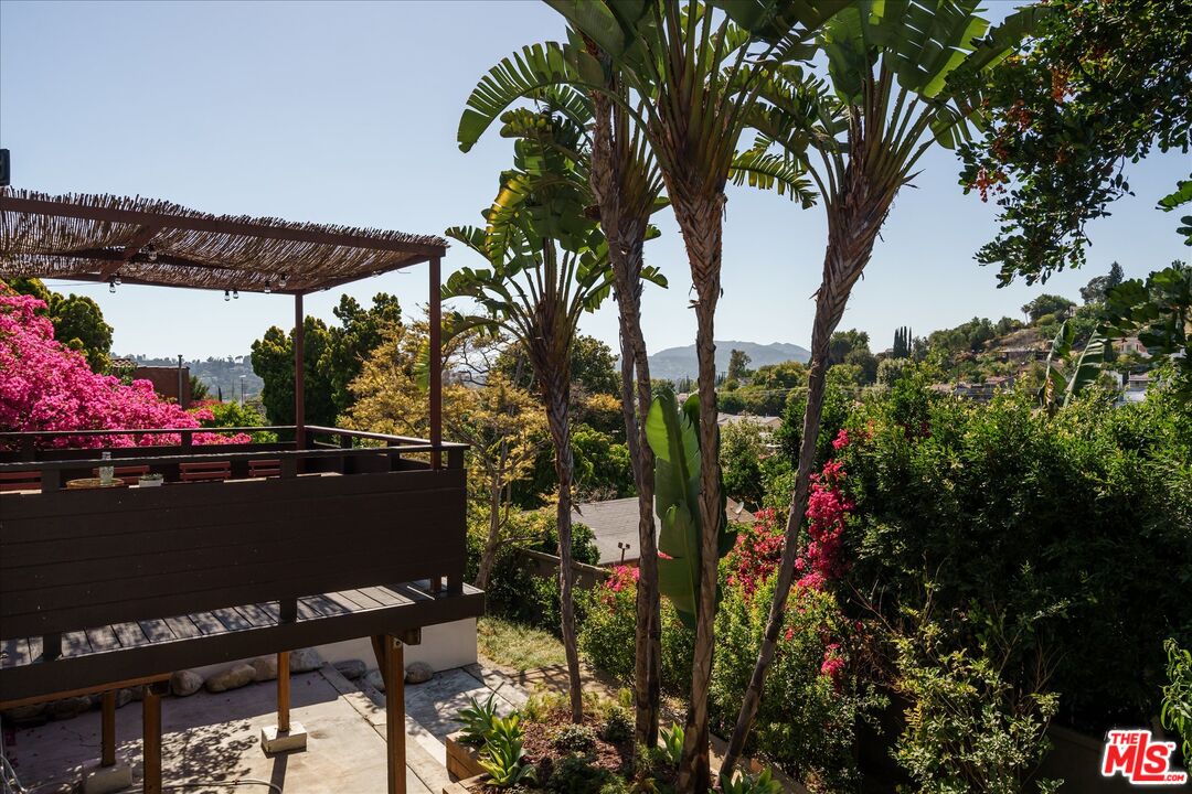 3135 Isabel Dr